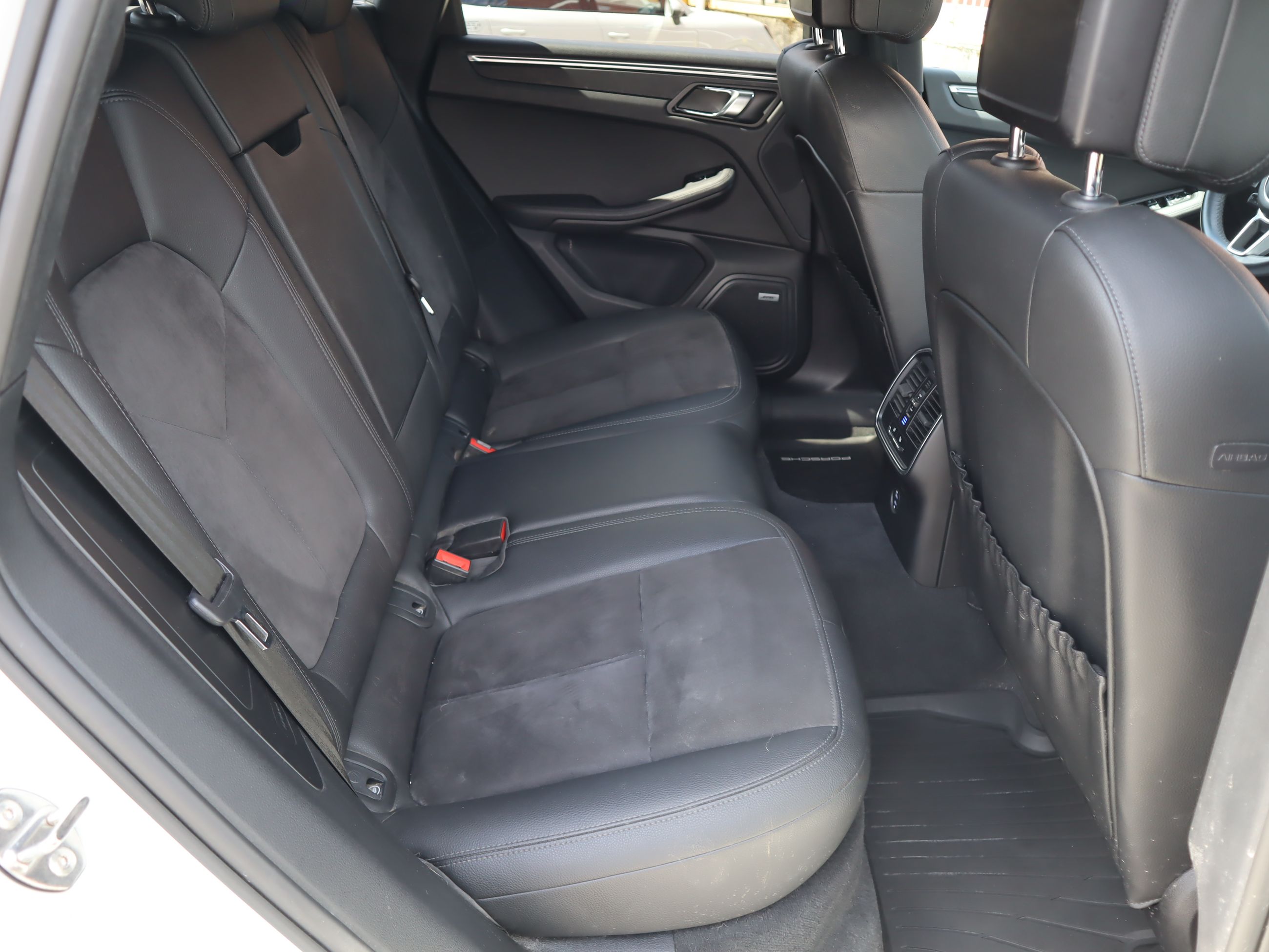 Porsche Macan  2020 à Vancouver, Colombie-Britannique