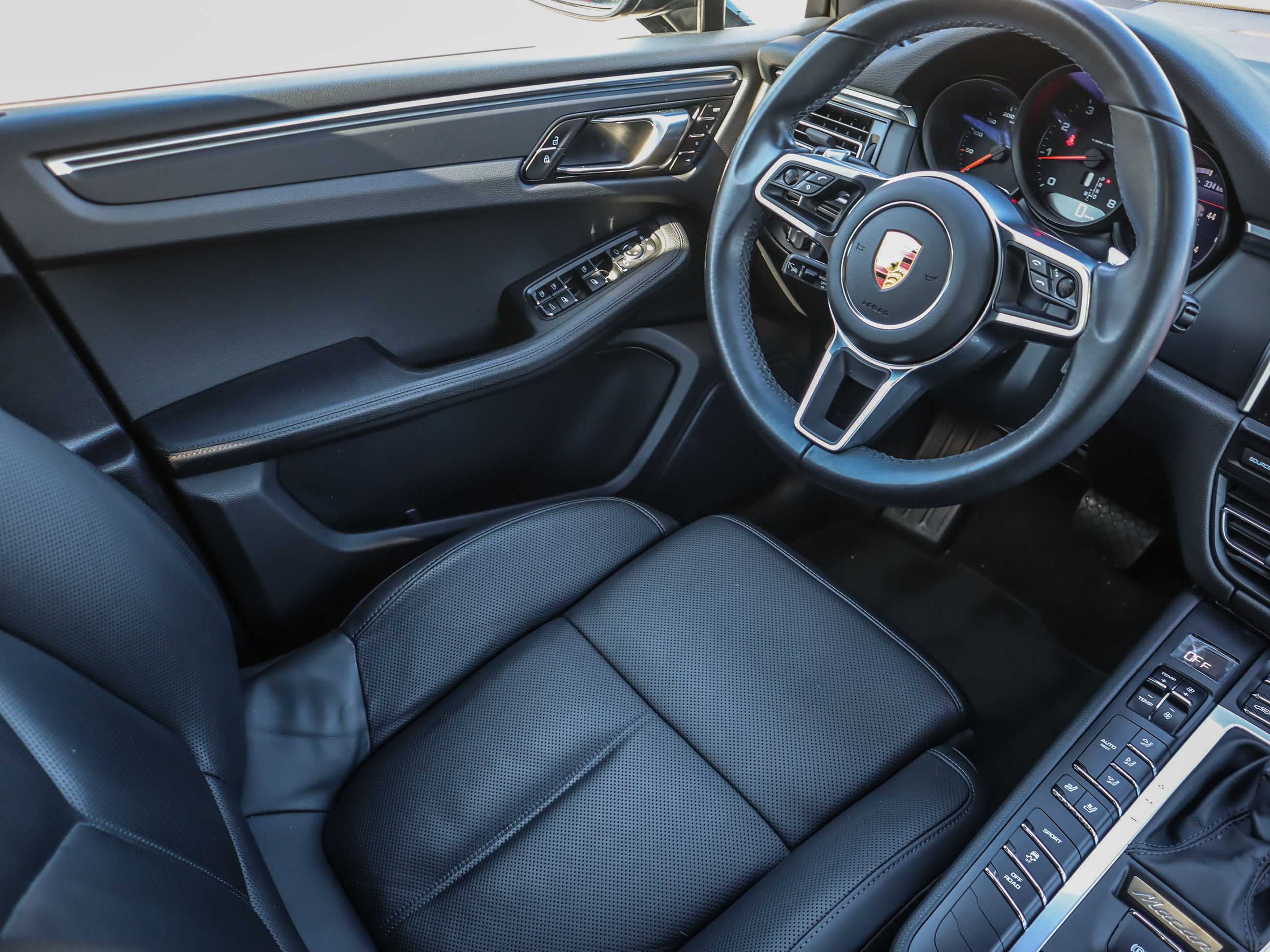 2021 Porsche Macan in Vancouver, British Columbia