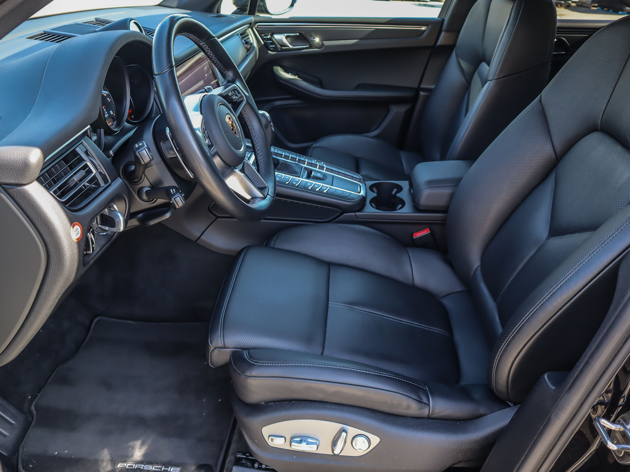 2021 Porsche Macan in Vancouver, British Columbia