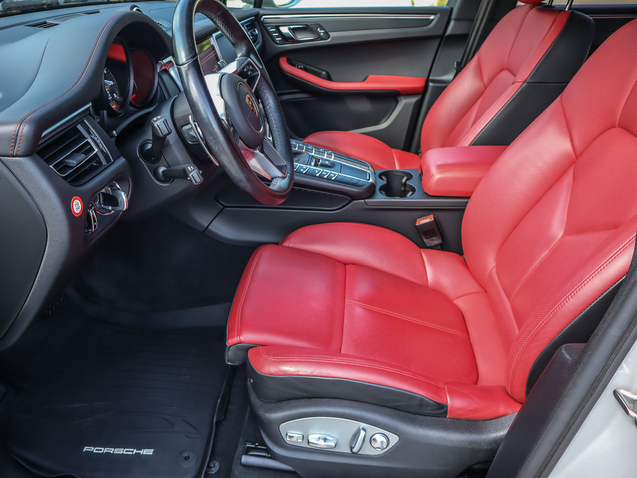 Porsche Macan  2021 à Vancouver, Colombie-Britannique