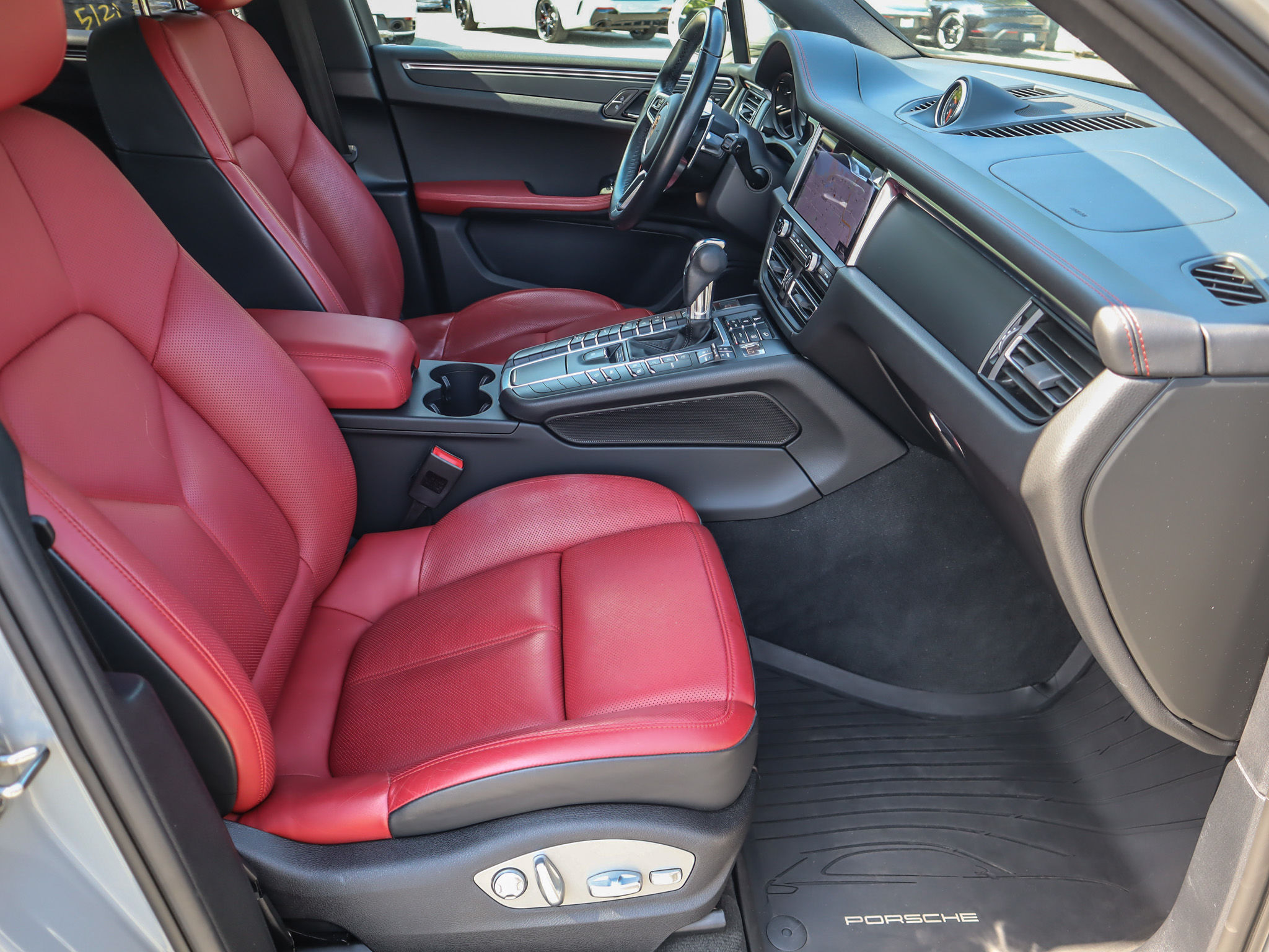 Porsche Macan  2021 à Vancouver, Colombie-Britannique