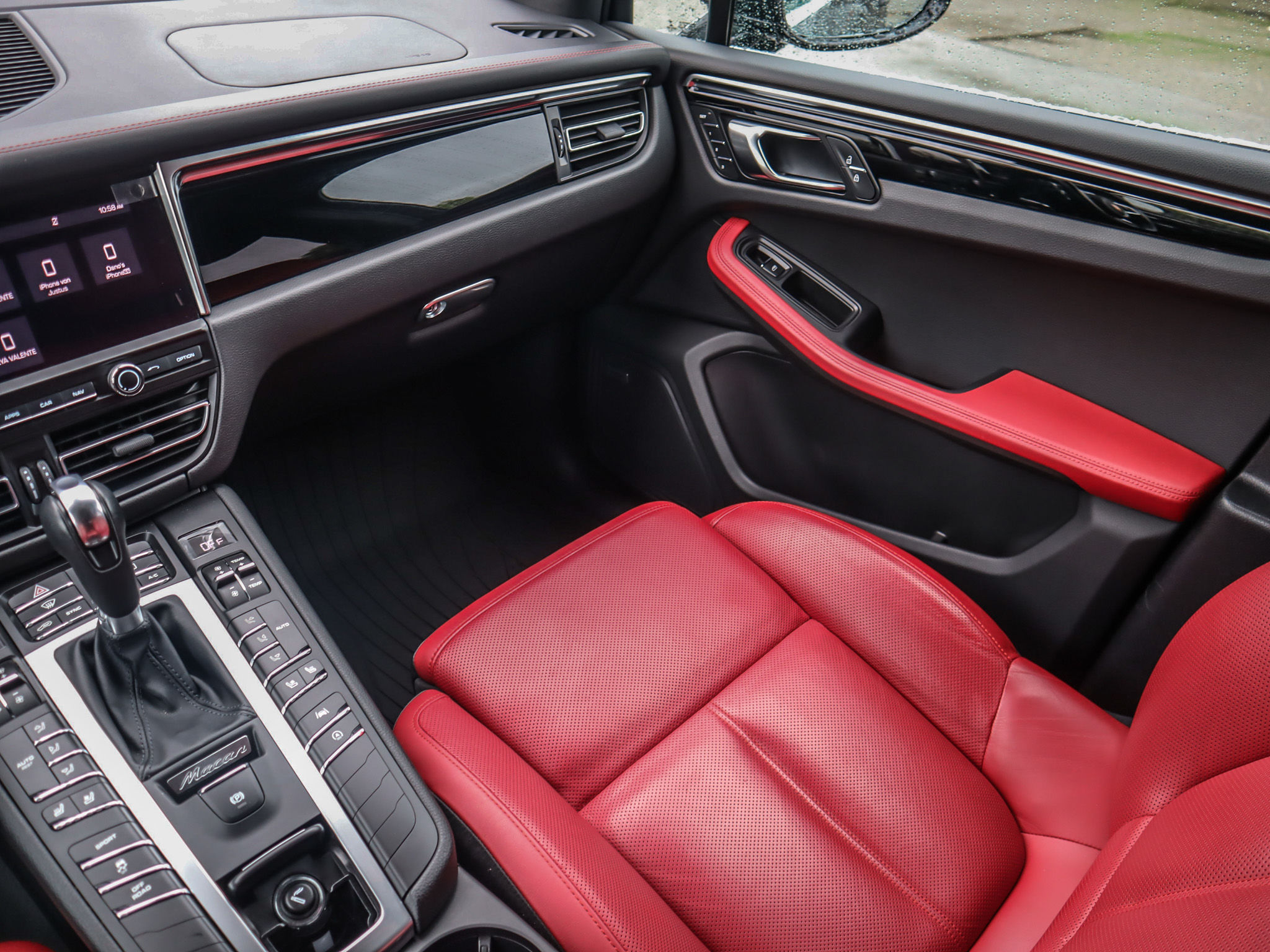 2021 Porsche Macan in Vancouver, British Columbia
