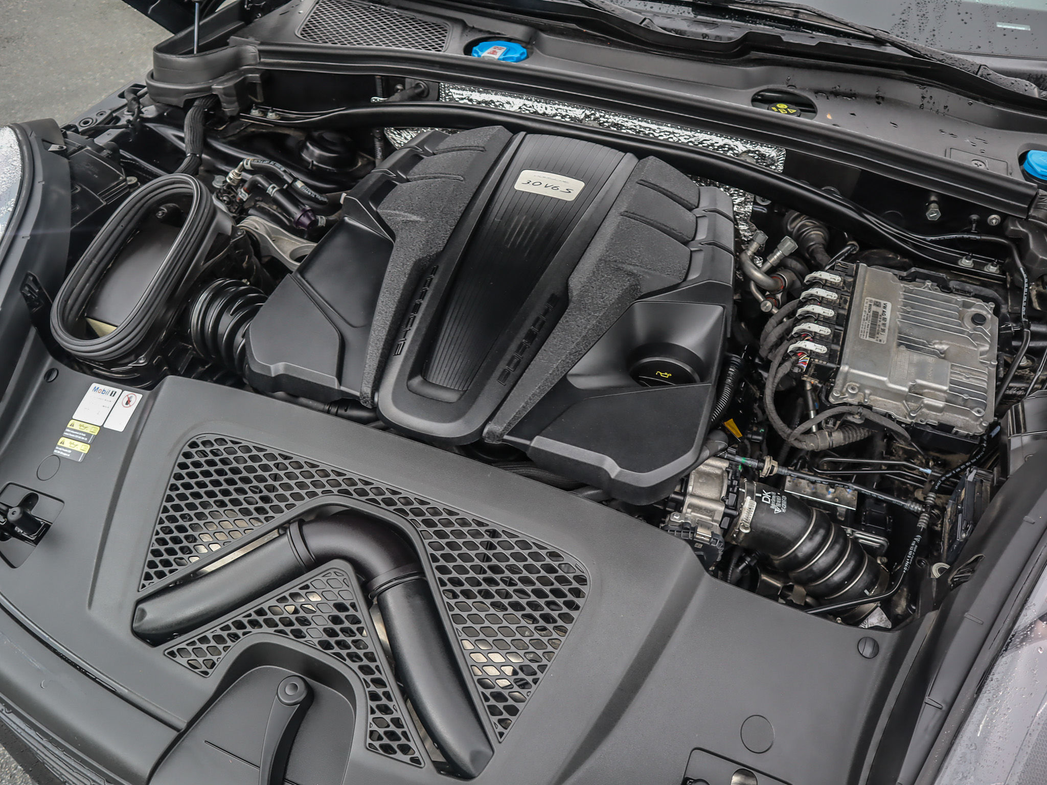 2021 Porsche Macan in Vancouver, British Columbia