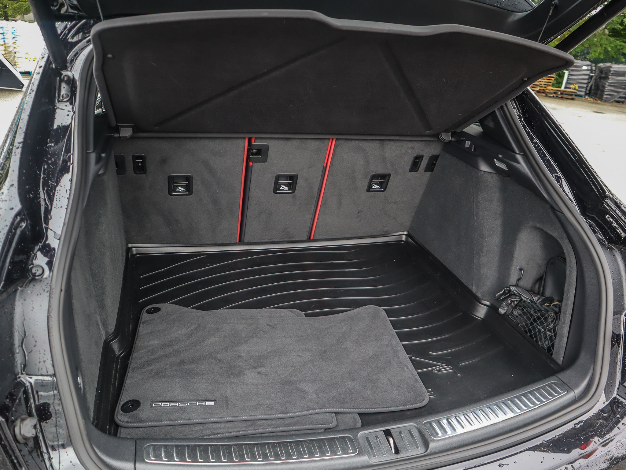 2021 Porsche Macan in Vancouver, British Columbia