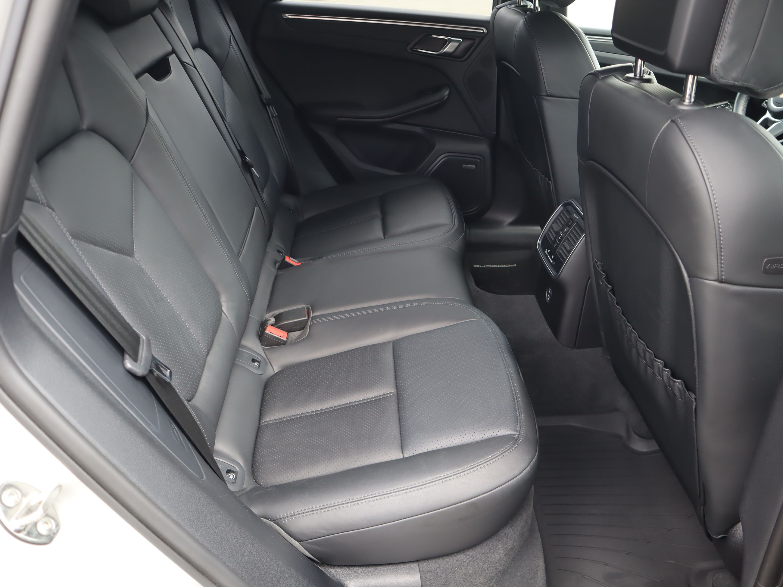 Porsche Macan  2021 à Vancouver, Colombie-Britannique