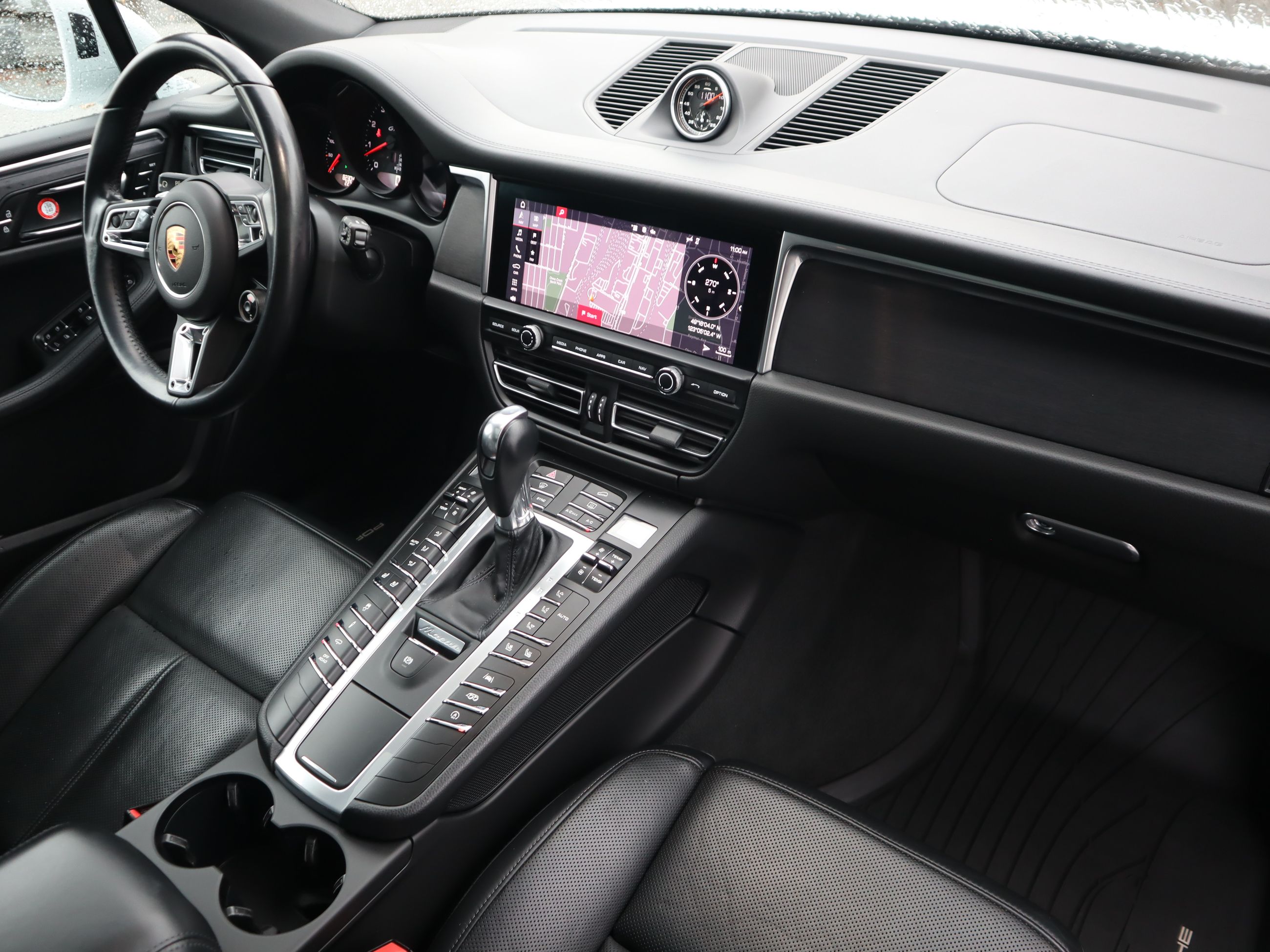 Porsche Macan  2021 à Vancouver, Colombie-Britannique