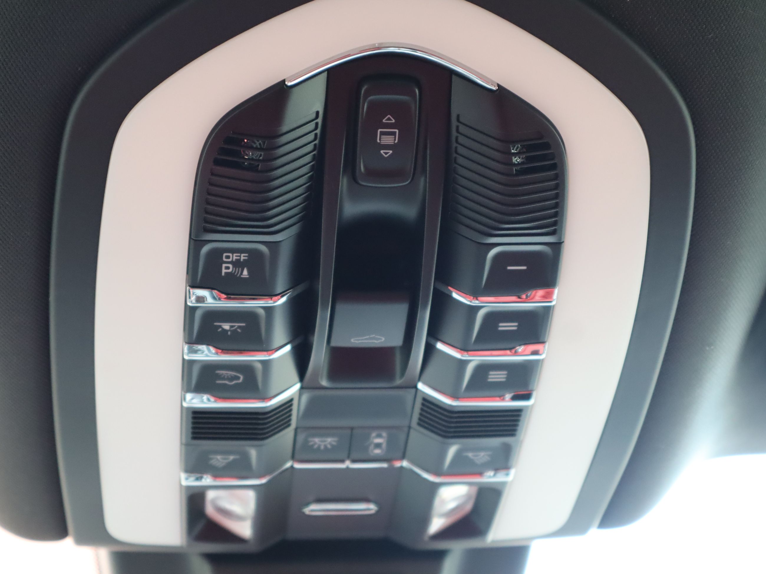 2021 Porsche Macan in Vancouver, British Columbia