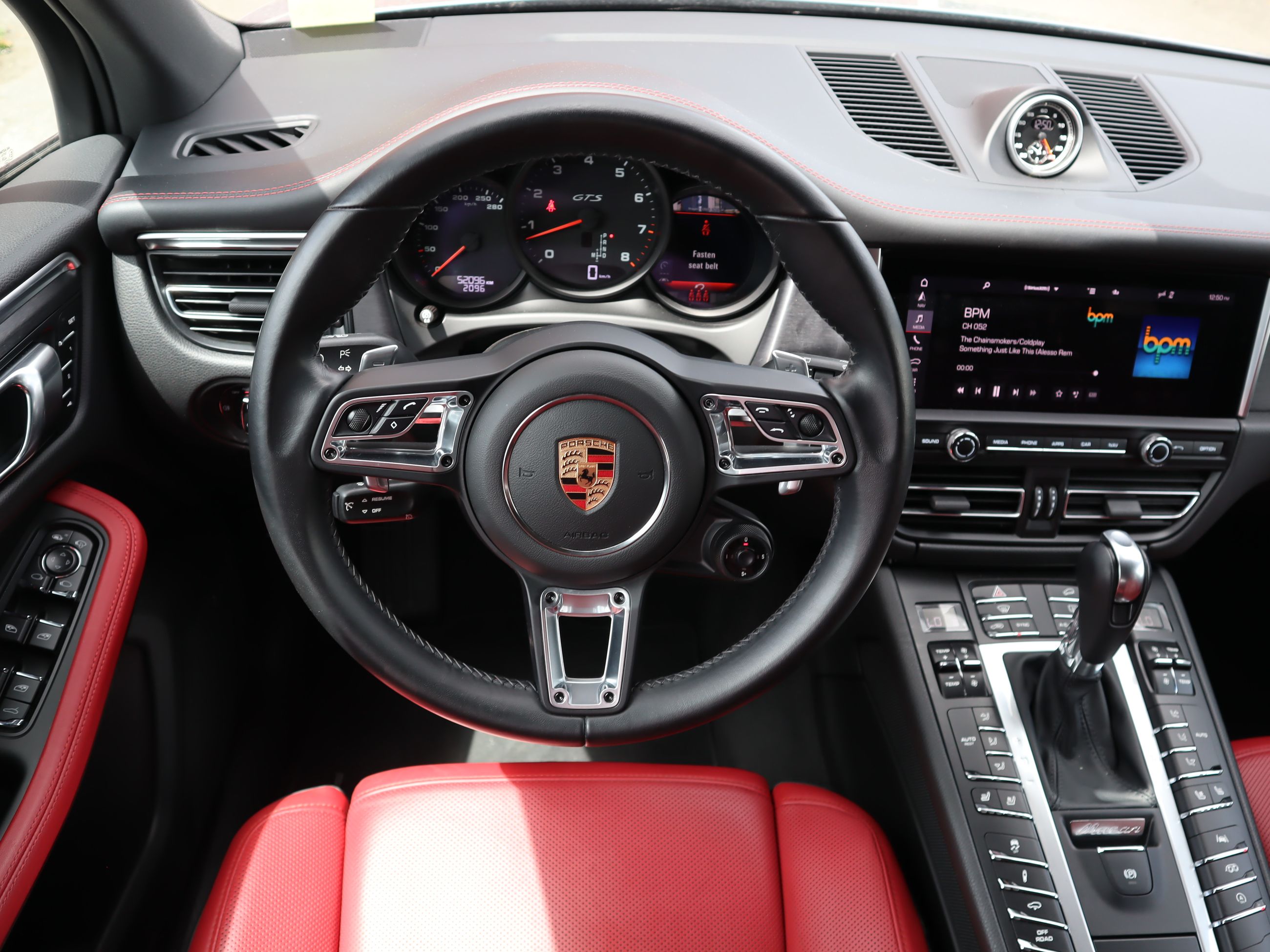 2021 Porsche Macan in Vancouver, British Columbia