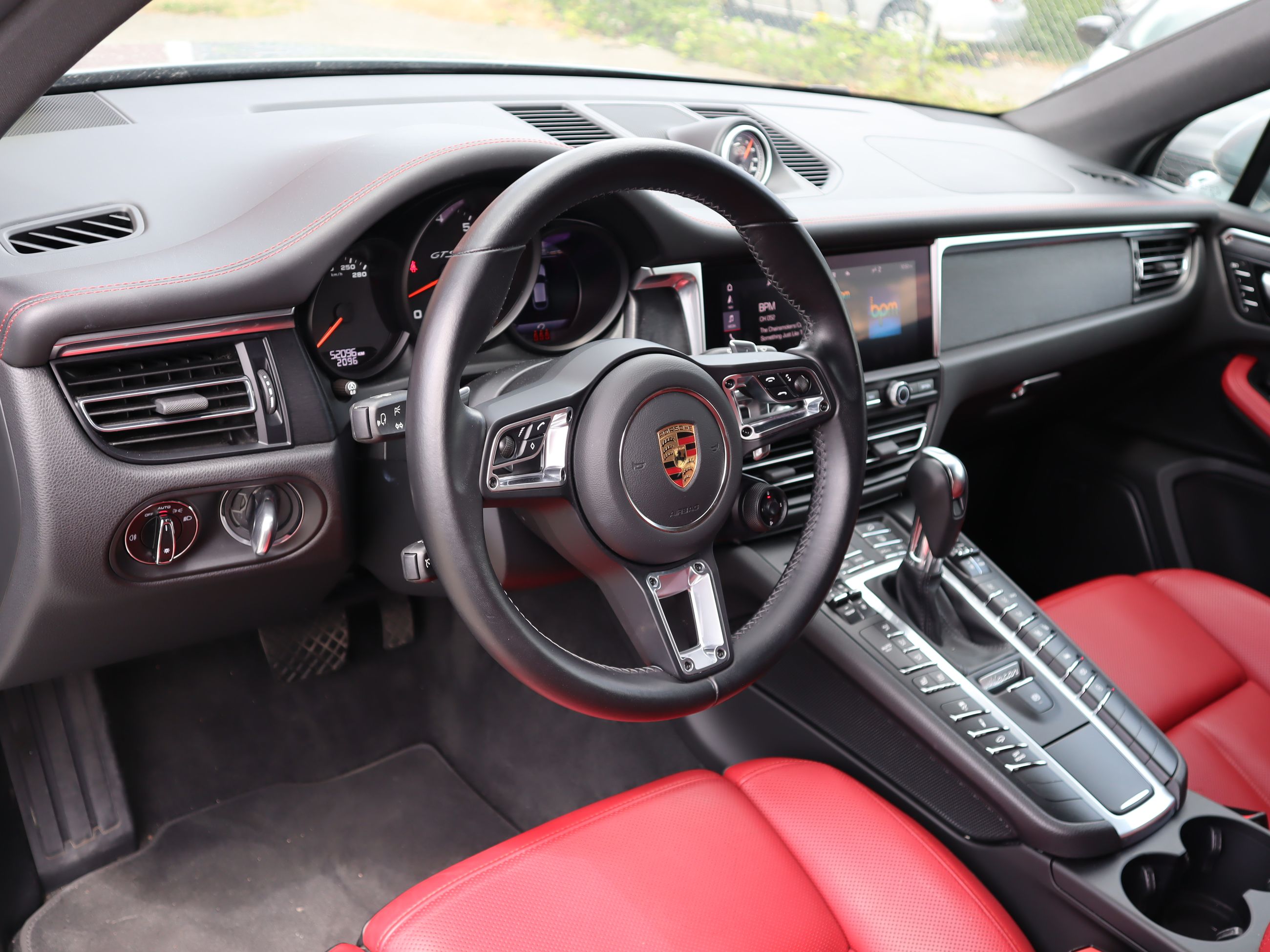 2021 Porsche Macan in Vancouver, British Columbia