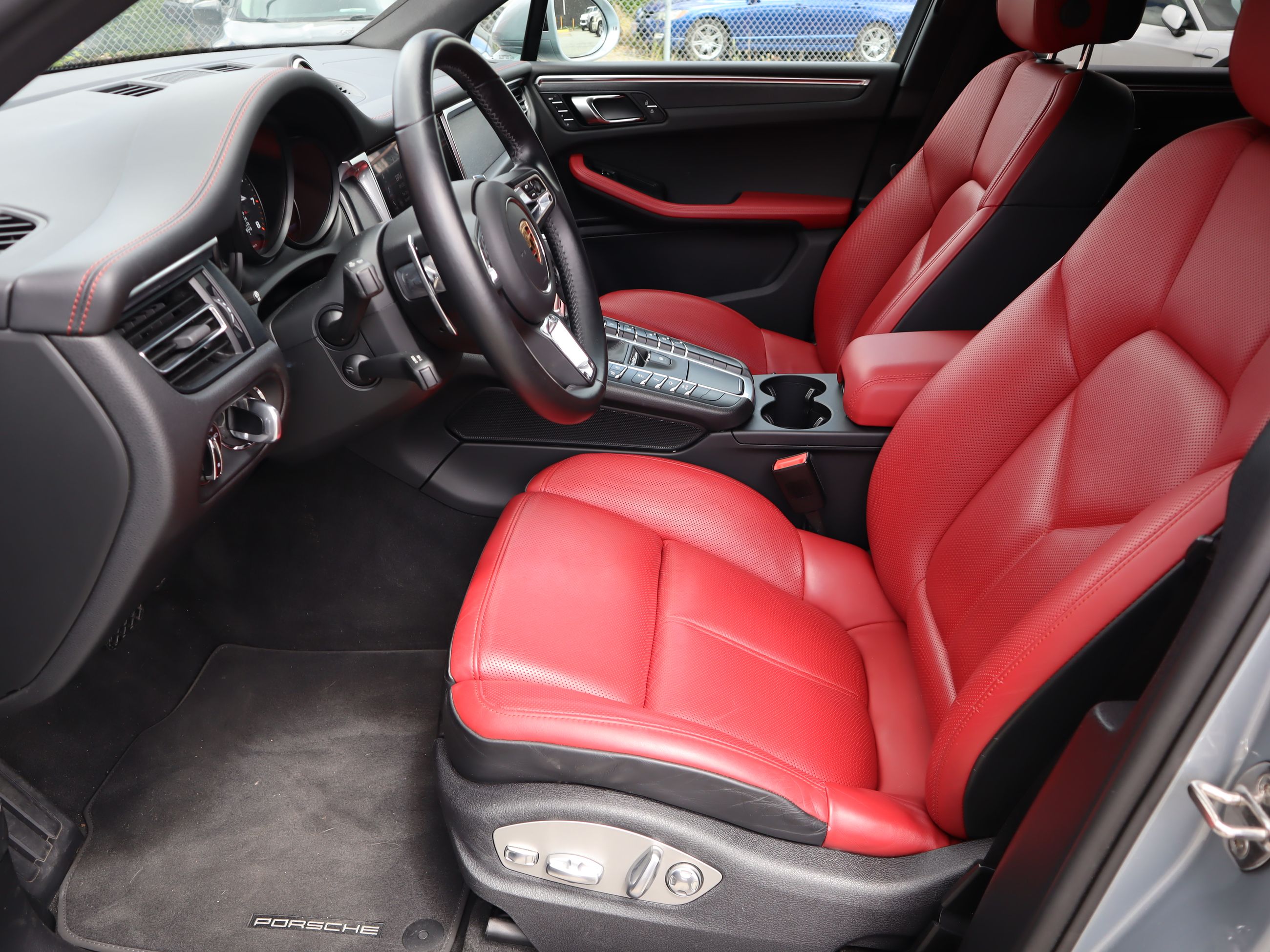 2021 Porsche Macan in Vancouver, British Columbia