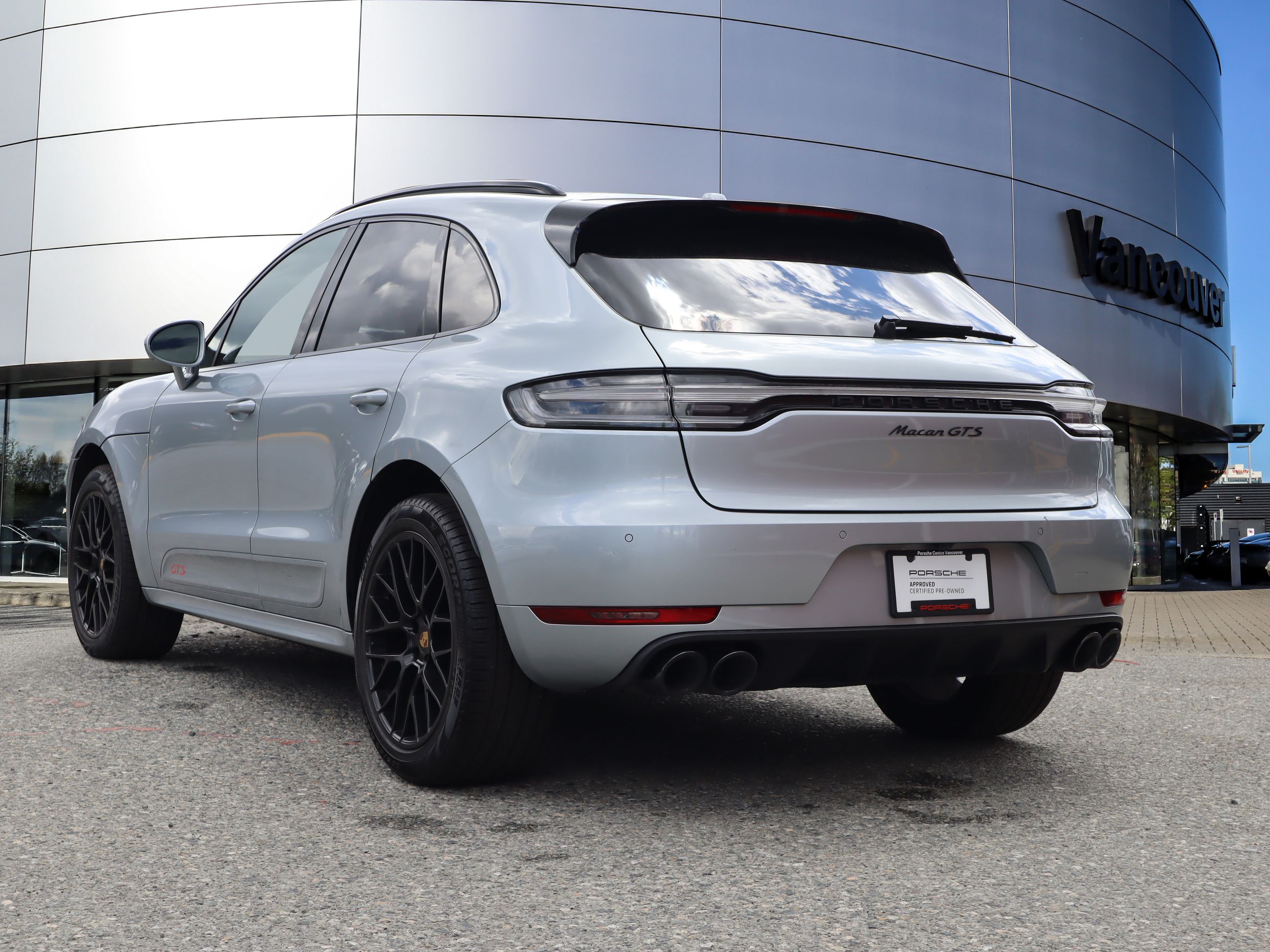 2021 Porsche Macan in Vancouver, British Columbia