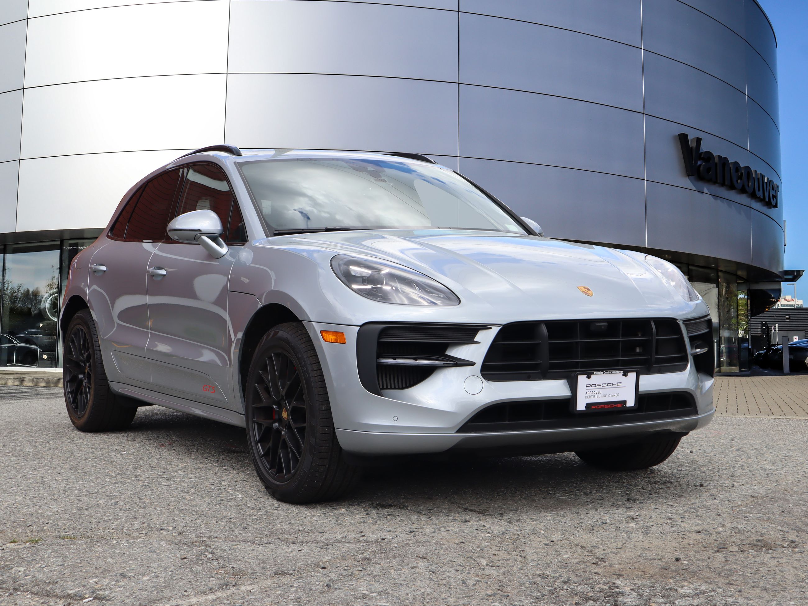 2021 Porsche Macan in Vancouver, British Columbia