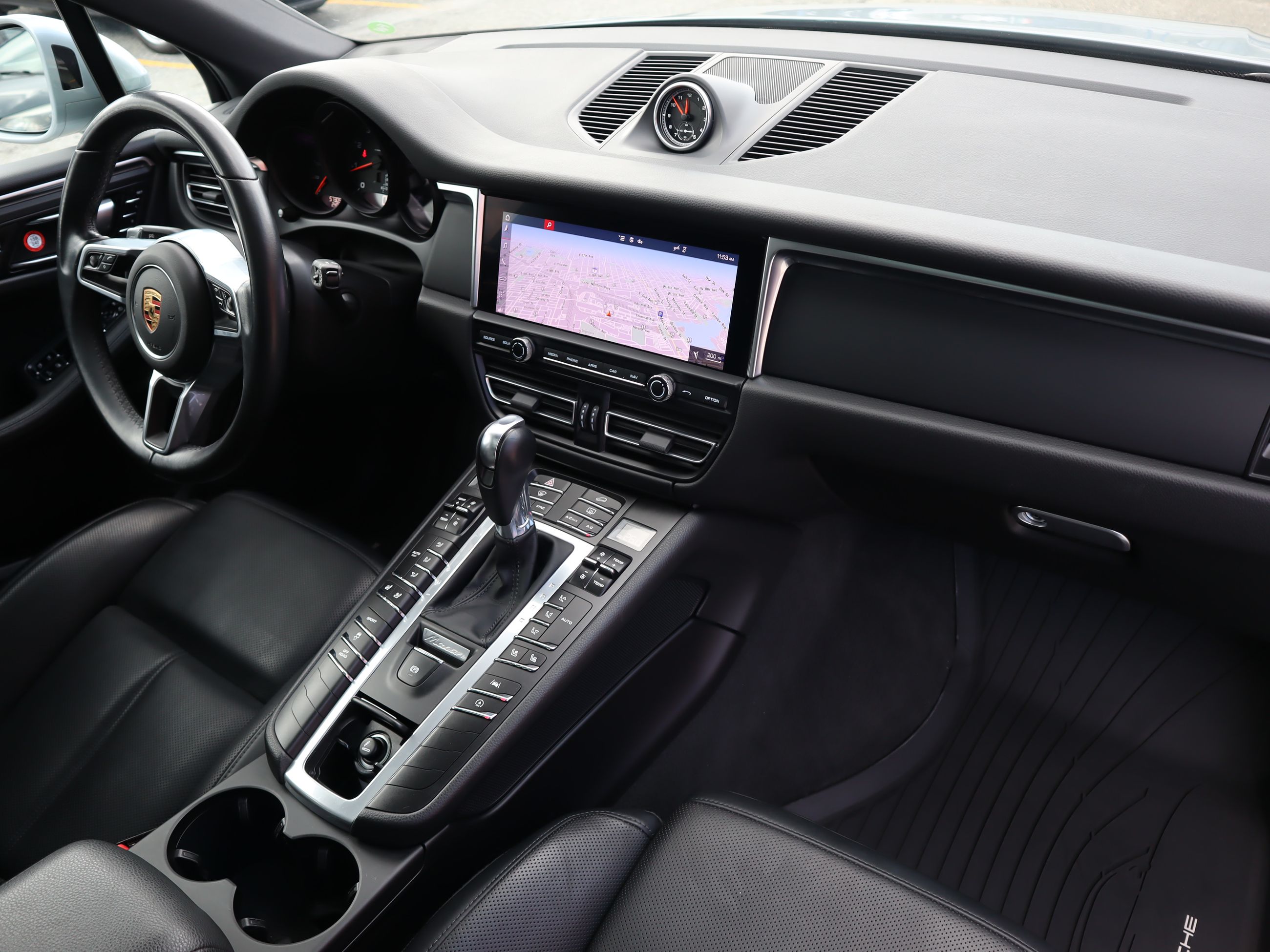 2021 Porsche Macan in Vancouver, British Columbia
