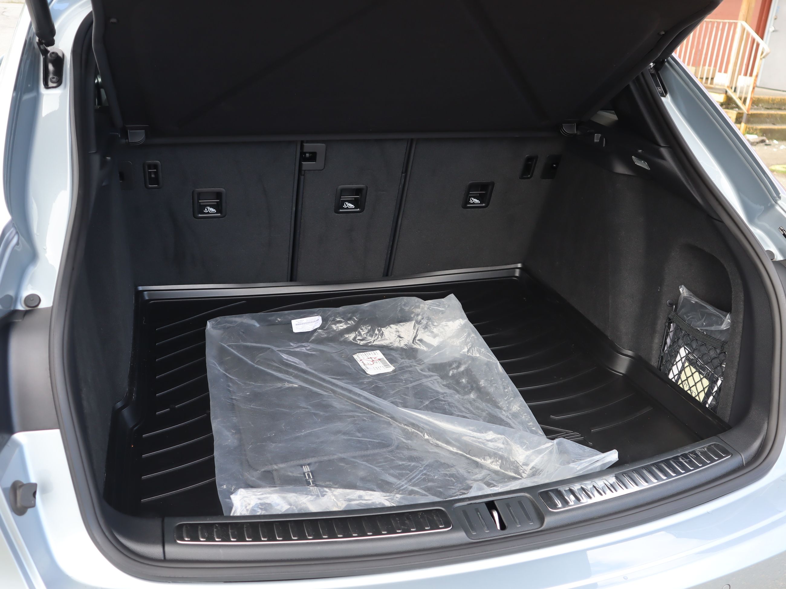 2021 Porsche Macan in Vancouver, British Columbia