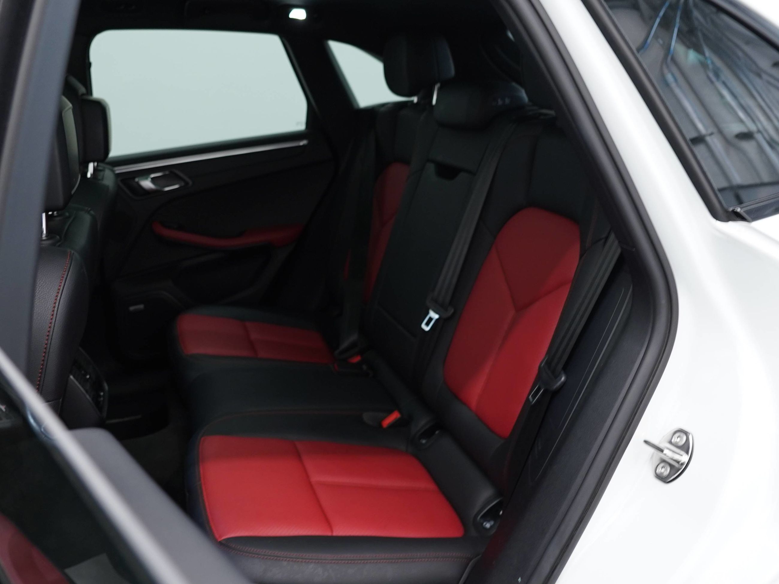 Porsche Macan  2021 à Vancouver, Colombie-Britannique