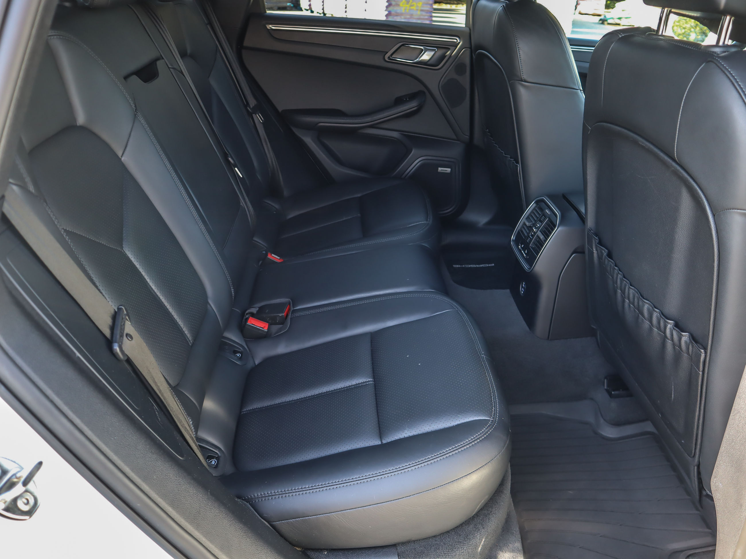 Porsche Macan  2022 à Vancouver, Colombie-Britannique