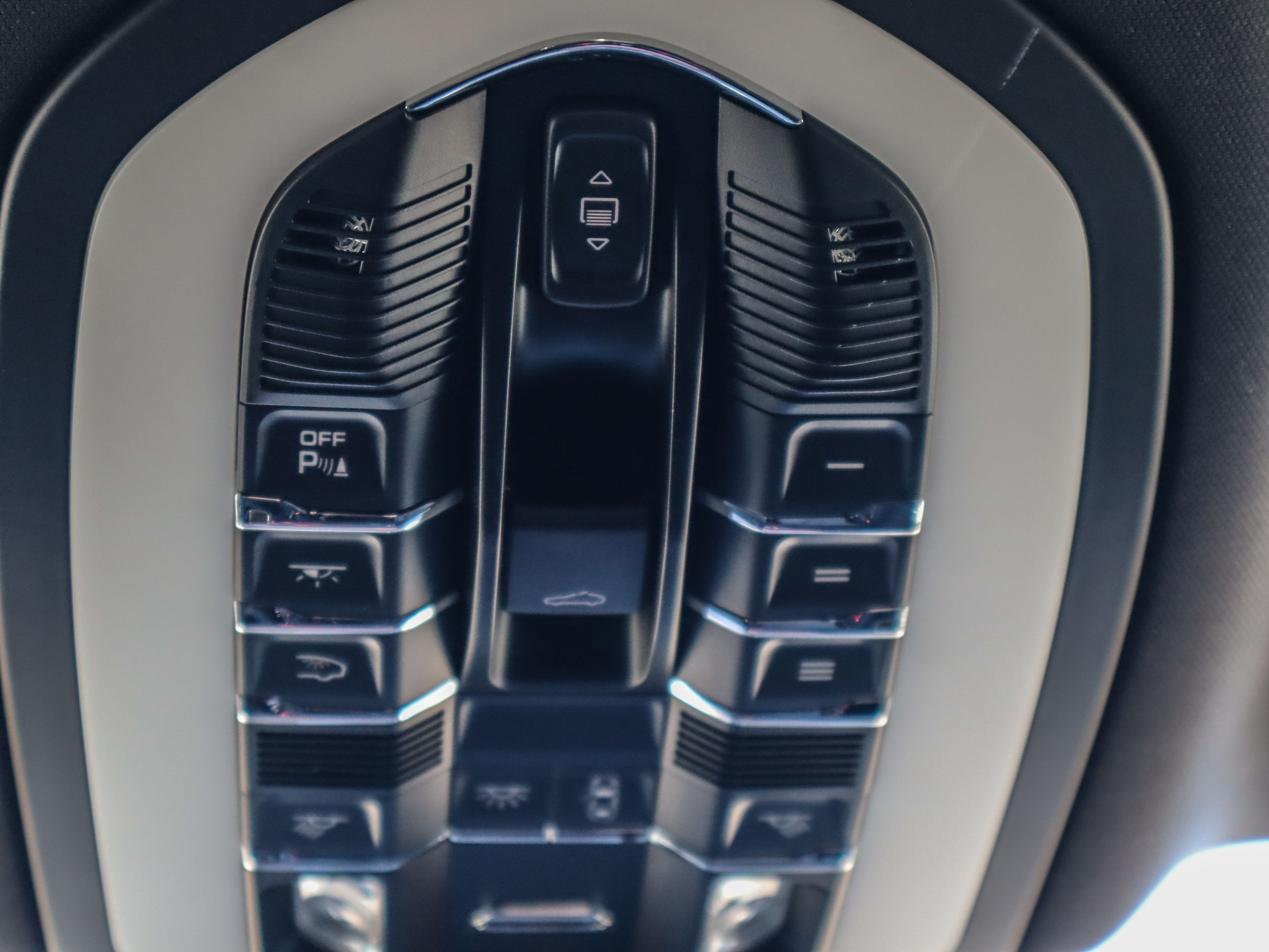 Porsche Macan  2022 à Vancouver, Colombie-Britannique