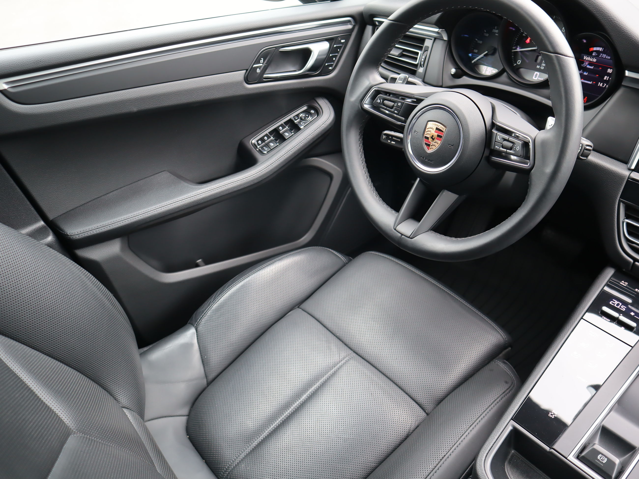 2022 Porsche Macan in Vancouver, British Columbia