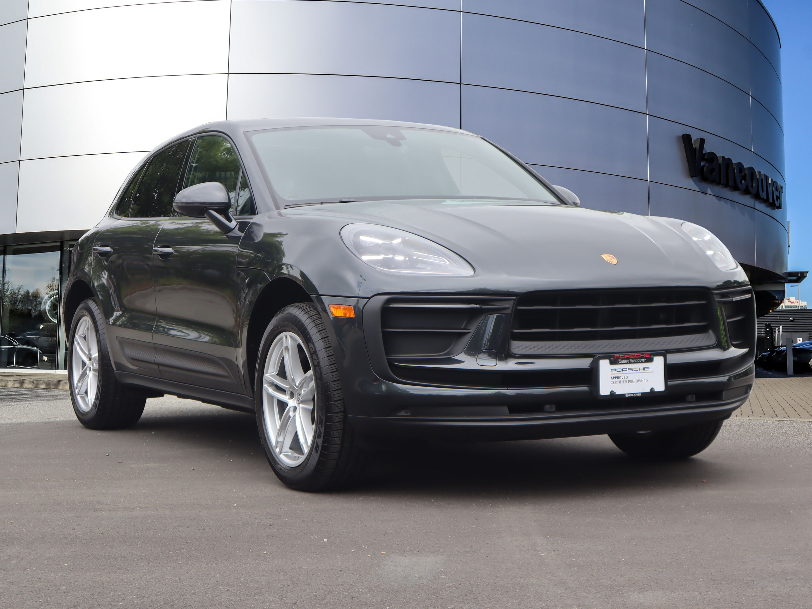 2022 Porsche Macan in Vancouver, British Columbia
