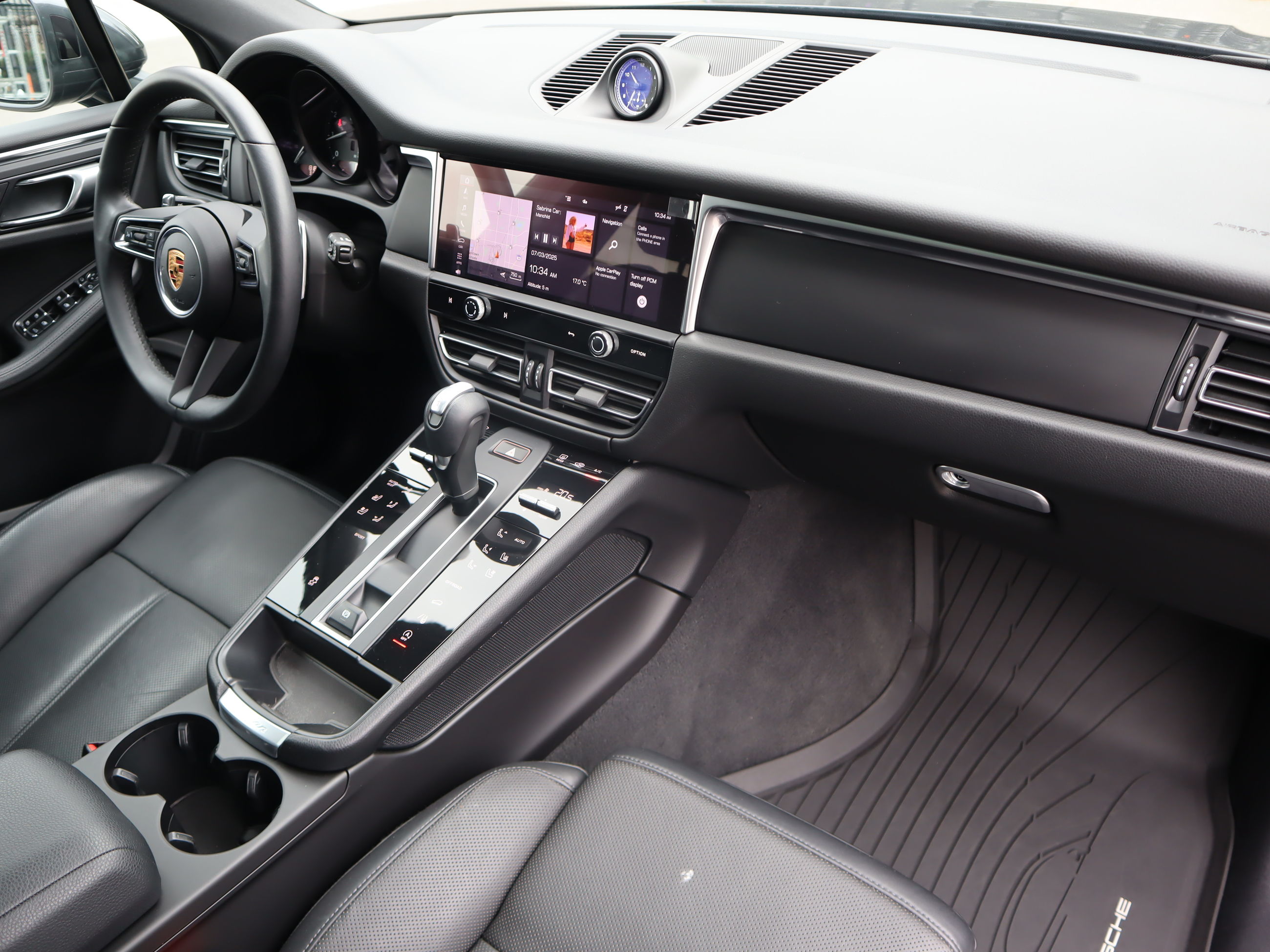 2022 Porsche Macan in Vancouver, British Columbia