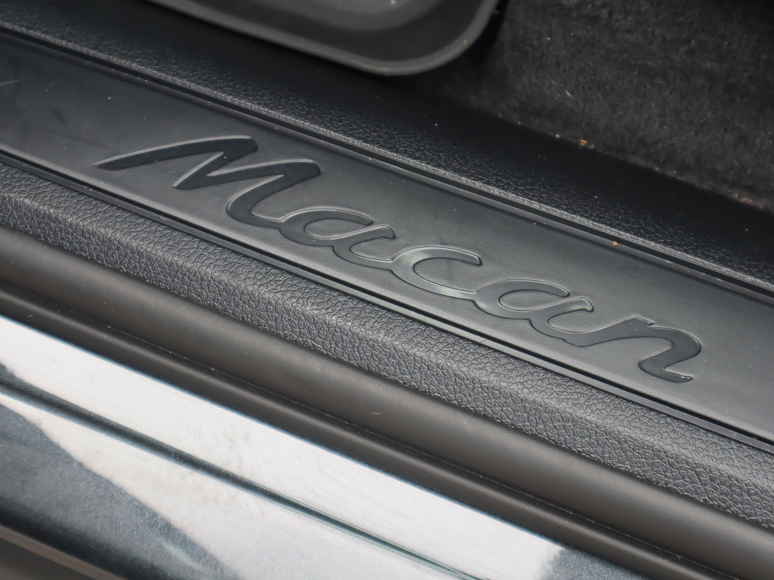 2022 Porsche Macan in Vancouver, British Columbia
