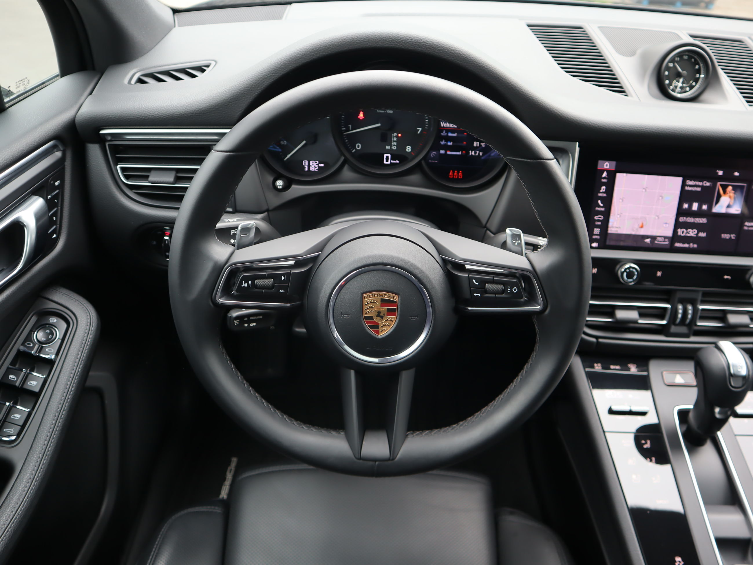 2022 Porsche Macan in Vancouver, British Columbia
