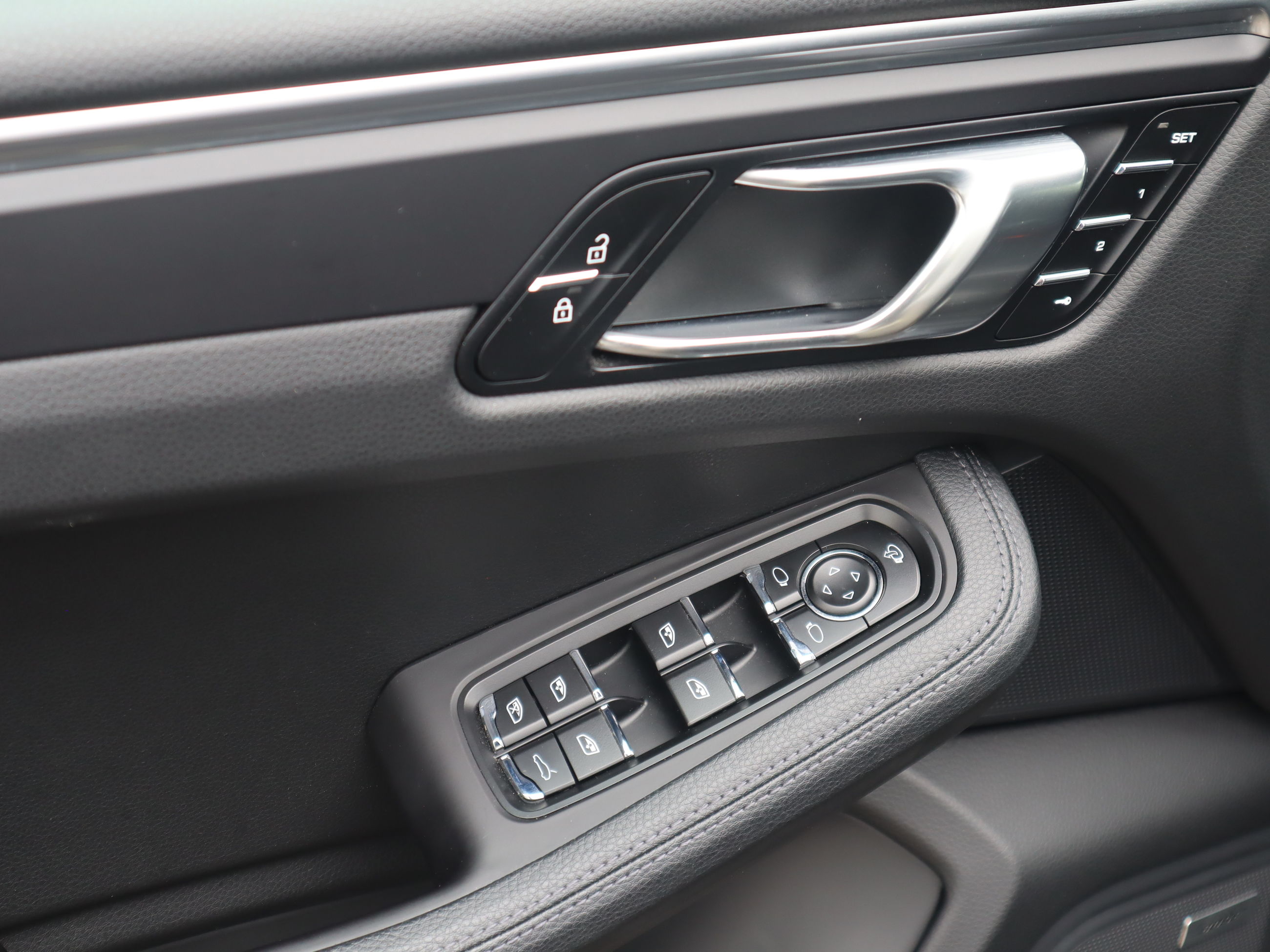 2022 Porsche Macan in Vancouver, British Columbia