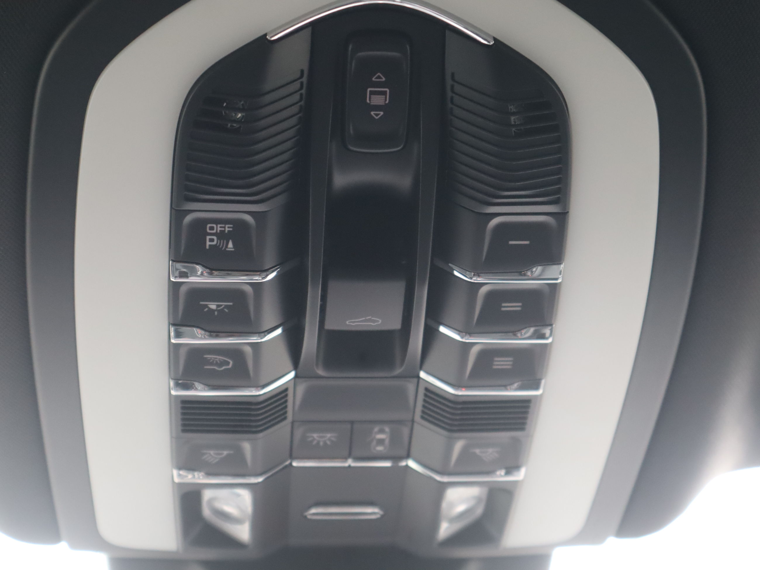 2022 Porsche Macan in Vancouver, British Columbia