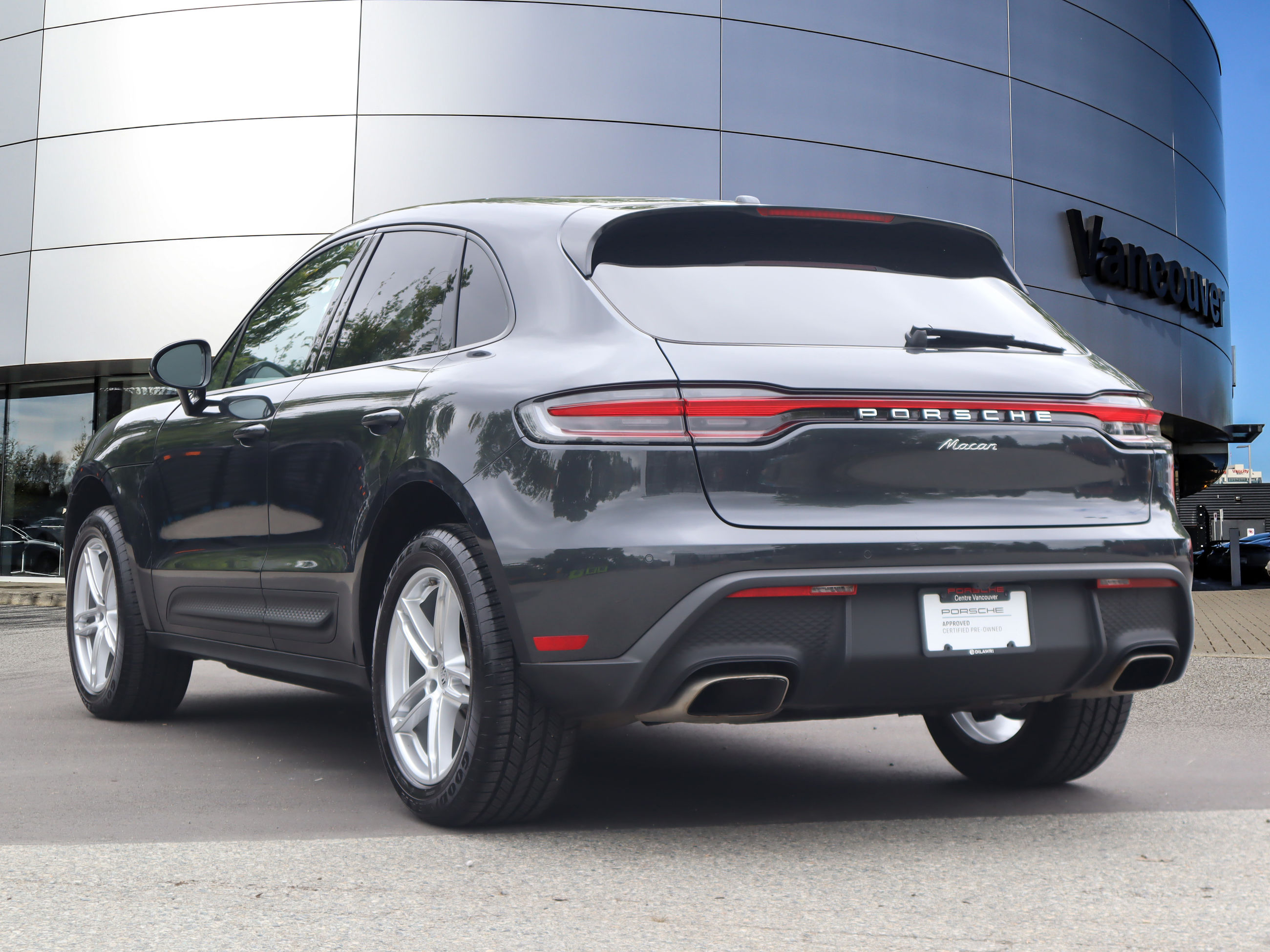 2022 Porsche Macan in Vancouver, British Columbia