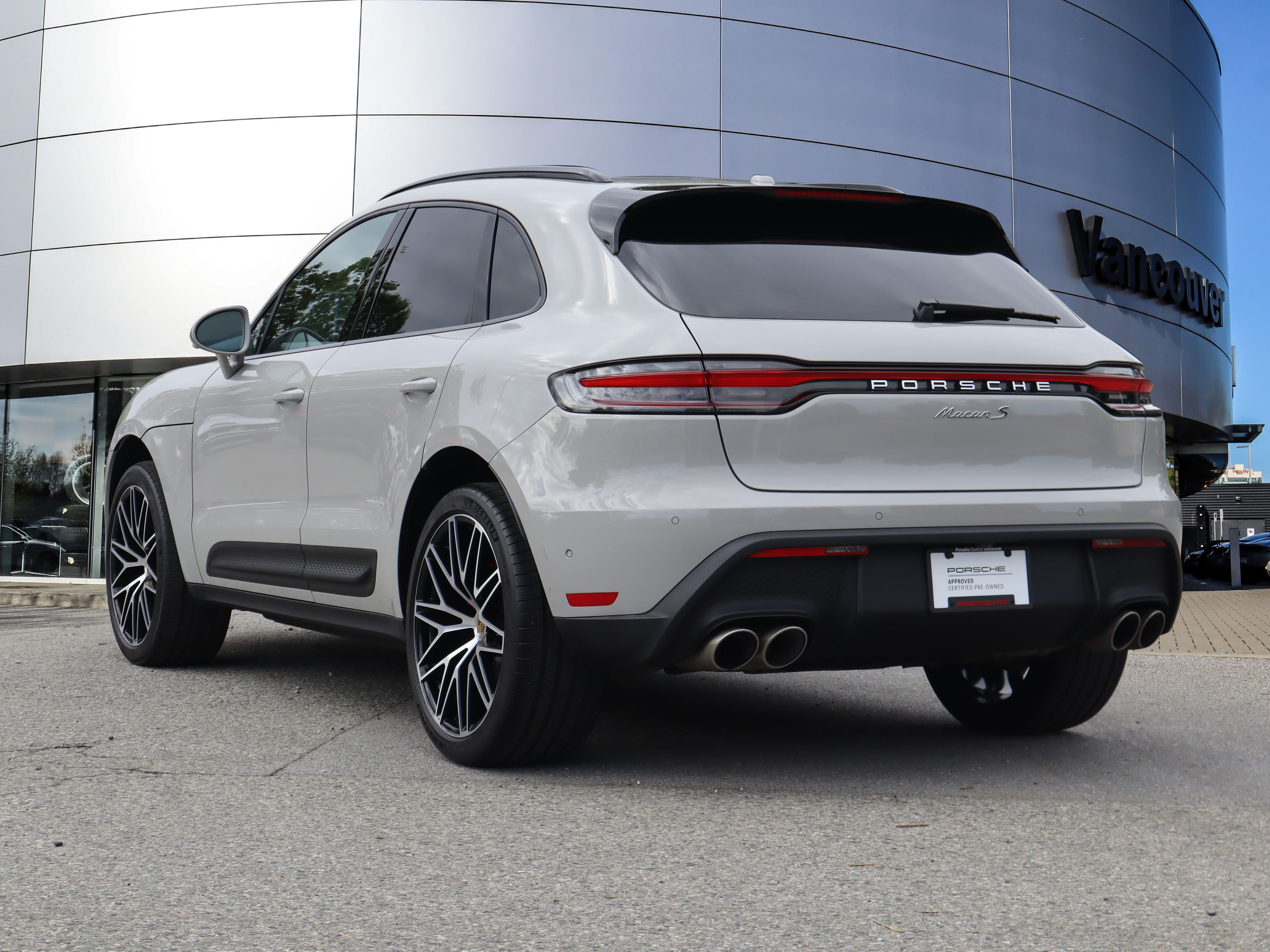 Porsche Macan  2022 à Vancouver, Colombie-Britannique