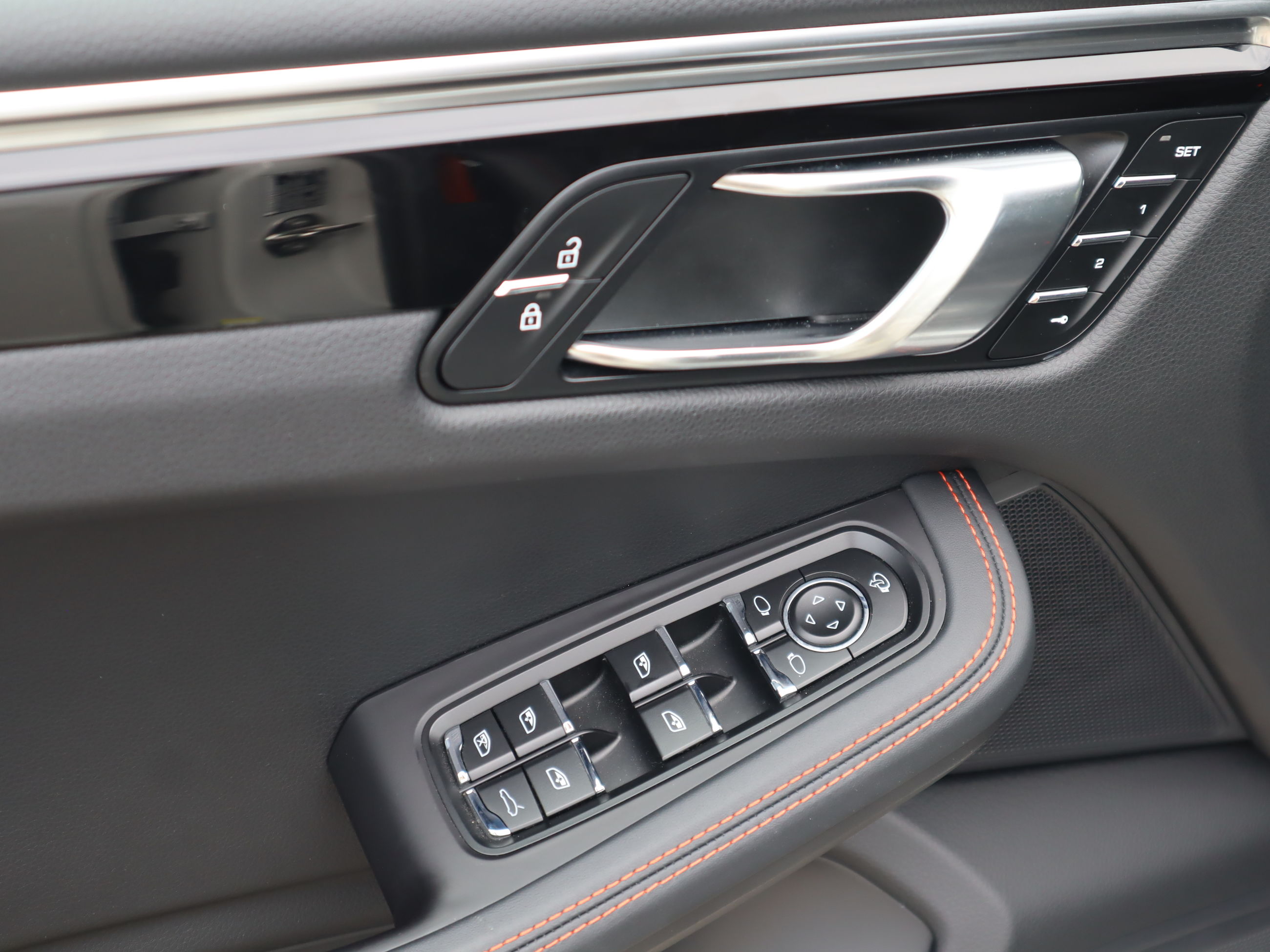 Porsche Macan  2022 à Vancouver, Colombie-Britannique