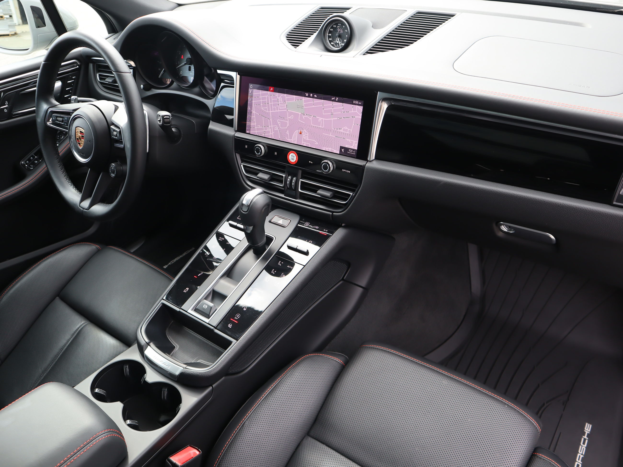 Porsche Macan  2022 à Vancouver, Colombie-Britannique