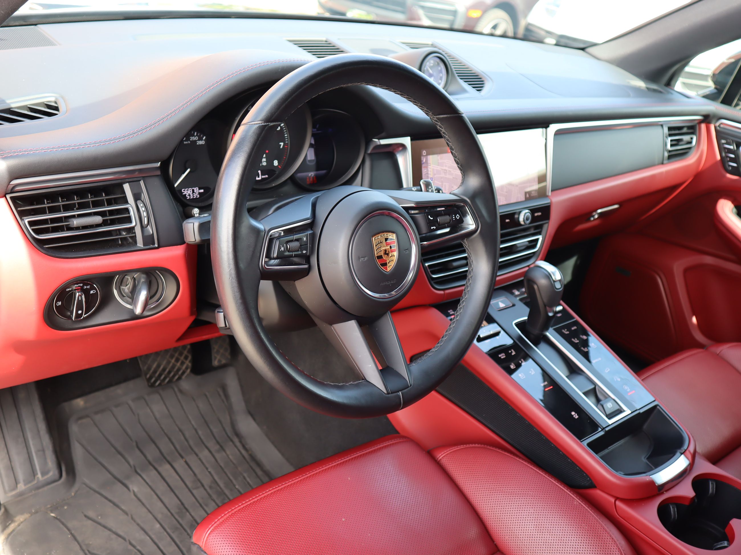 2022 Porsche Macan in Vancouver, British Columbia