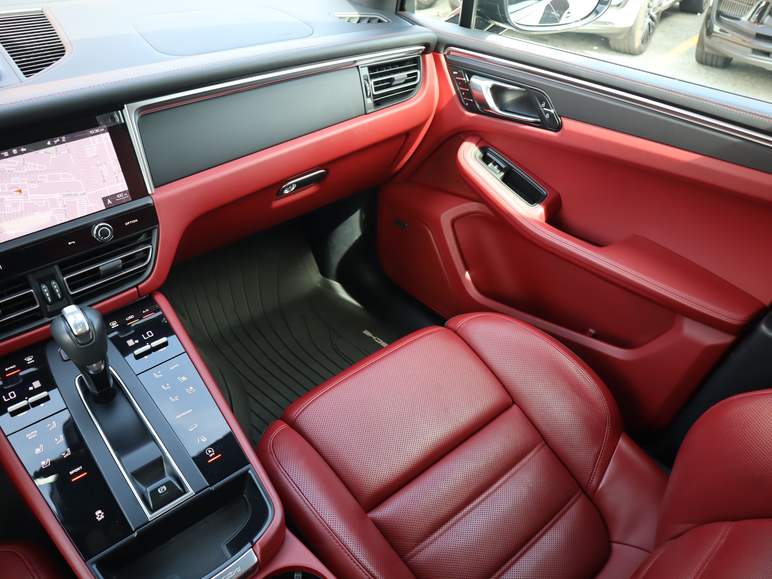2022 Porsche Macan in Vancouver, British Columbia