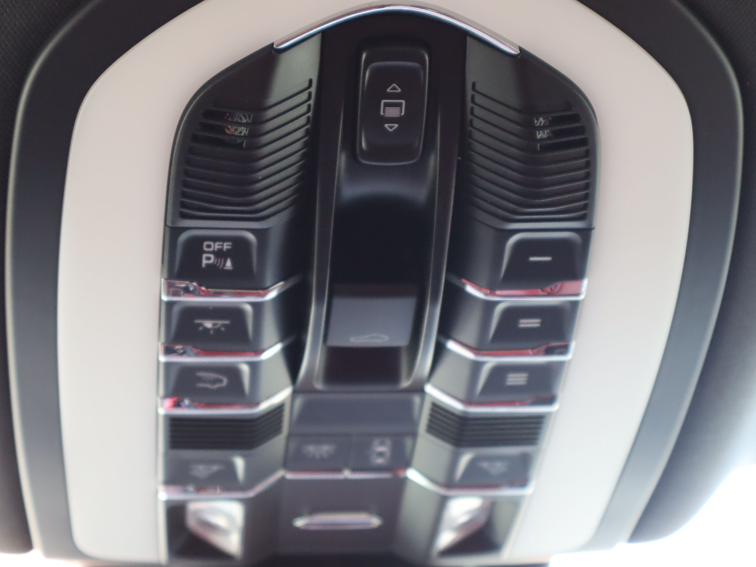 2022 Porsche Macan in Vancouver, British Columbia