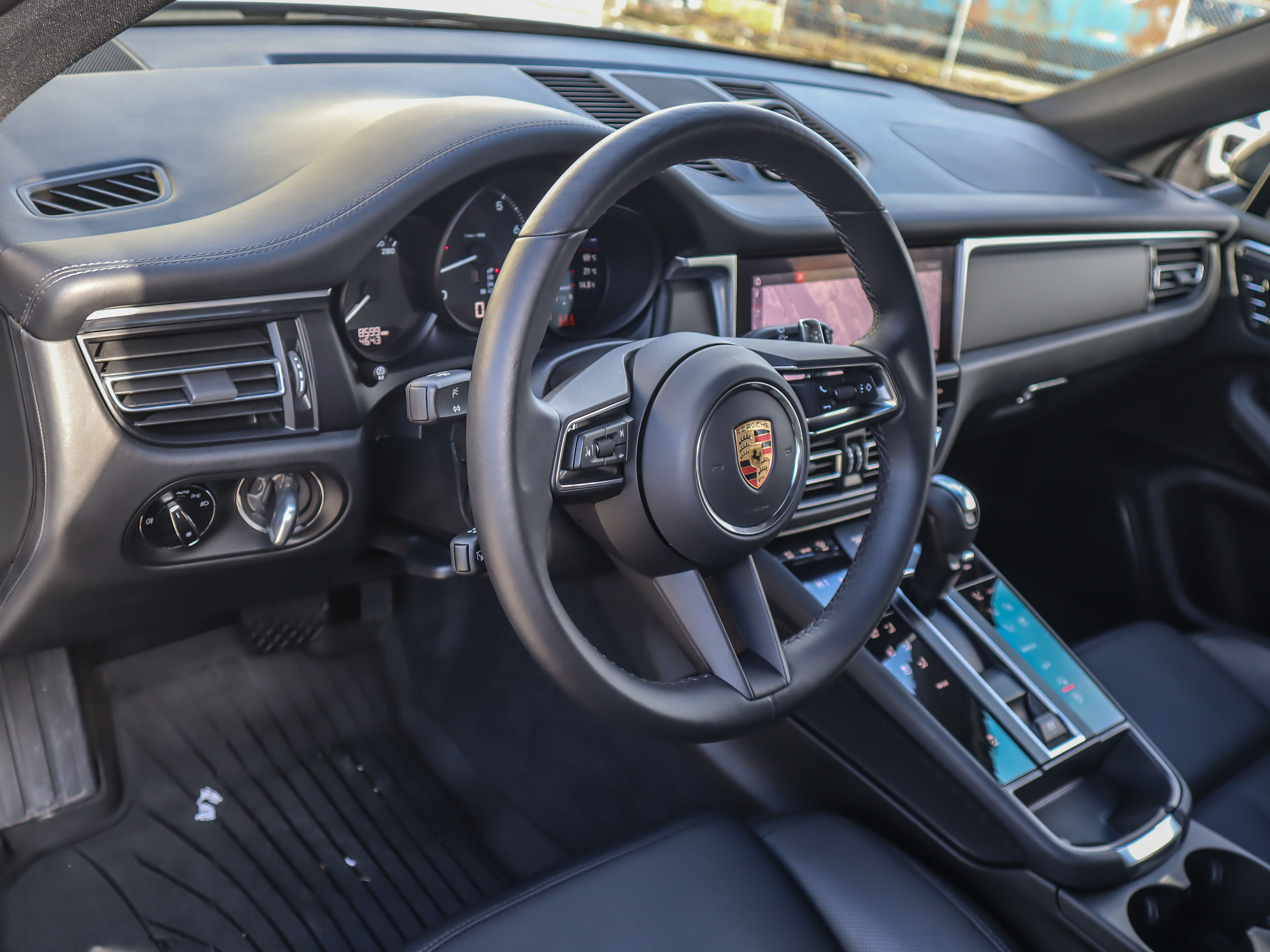 Porsche Macan  2023 à Vancouver, Colombie-Britannique