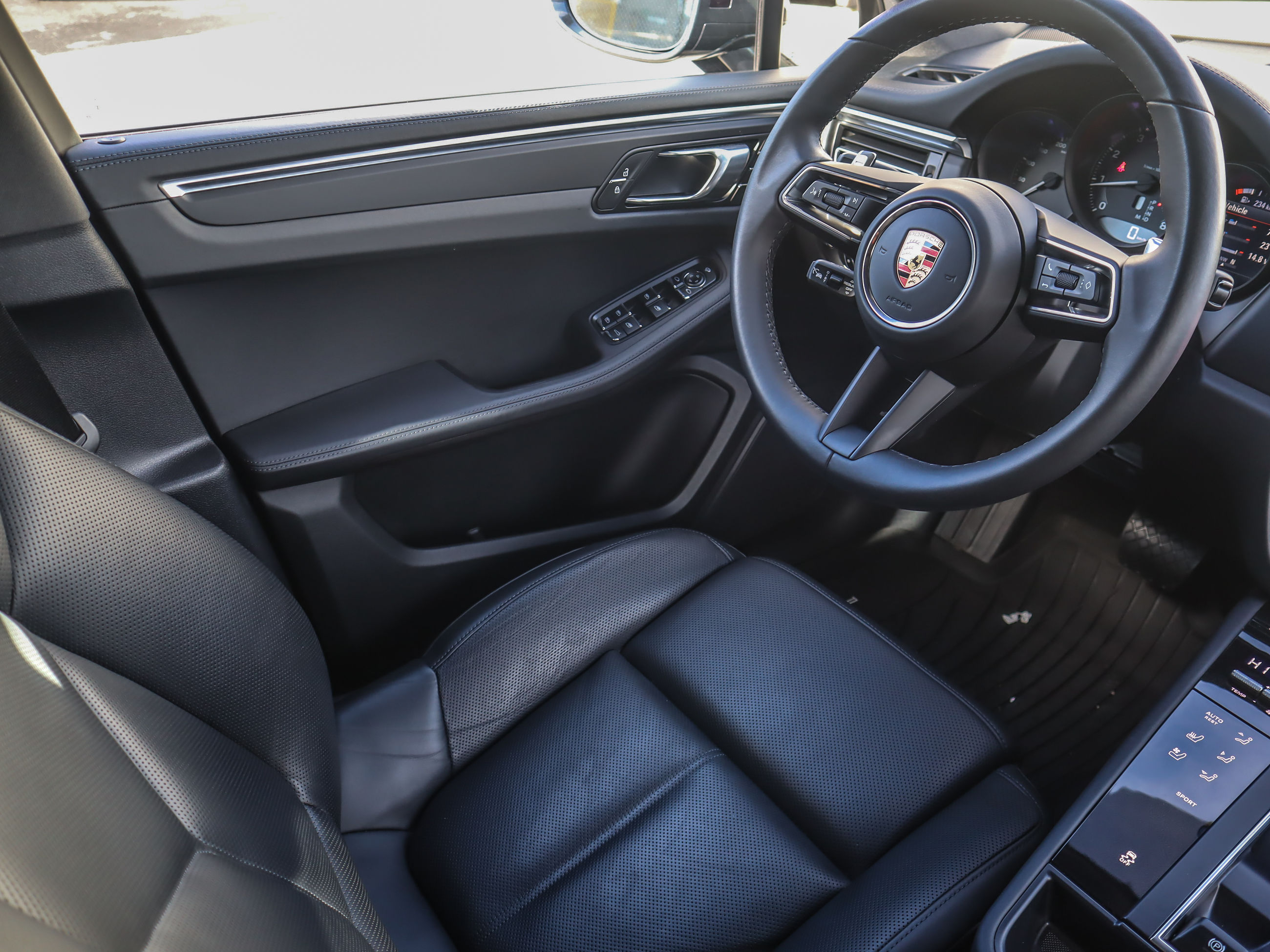 Porsche Macan  2023 à Vancouver, Colombie-Britannique