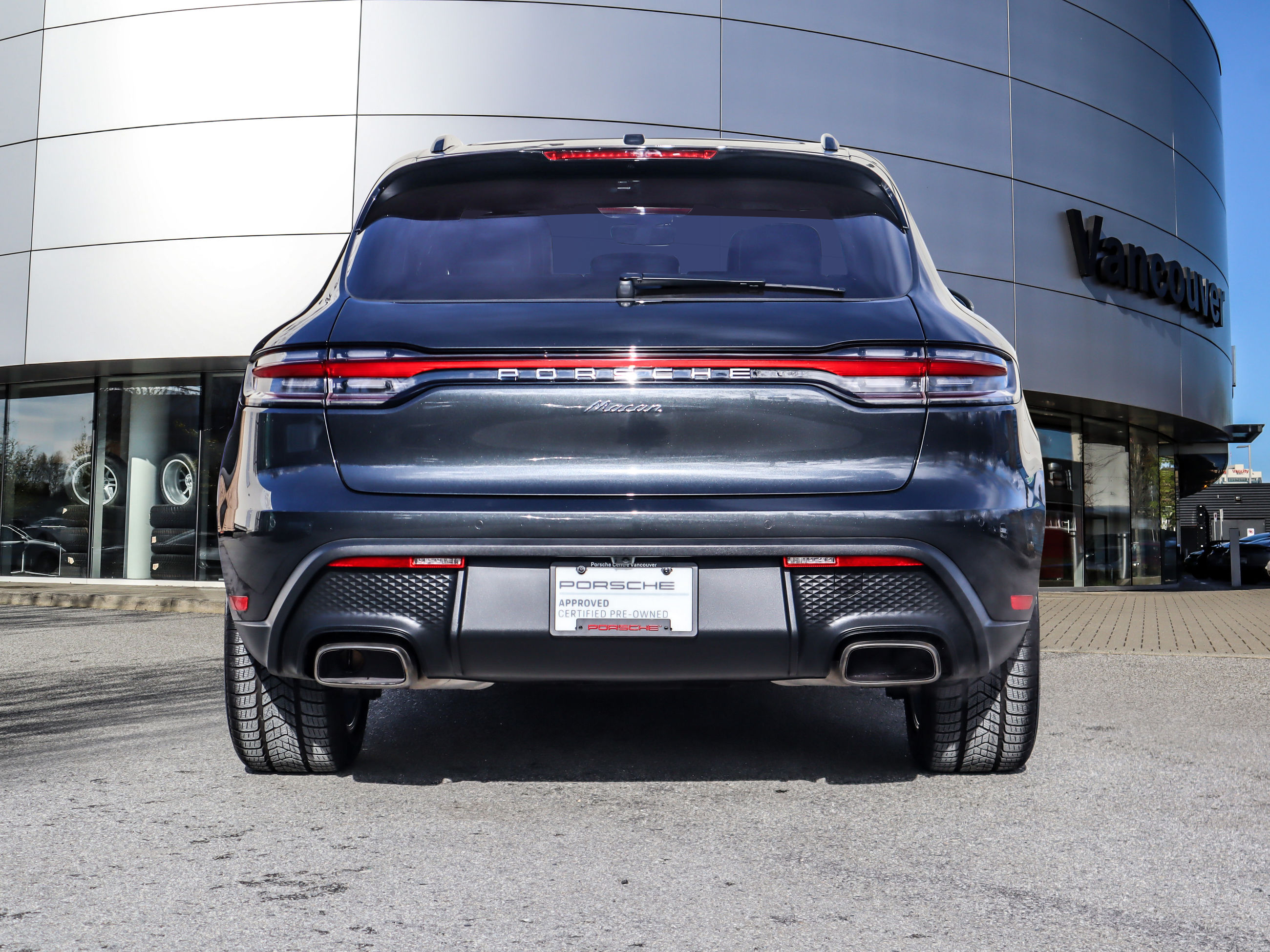 Porsche Macan  2023 à Vancouver, Colombie-Britannique