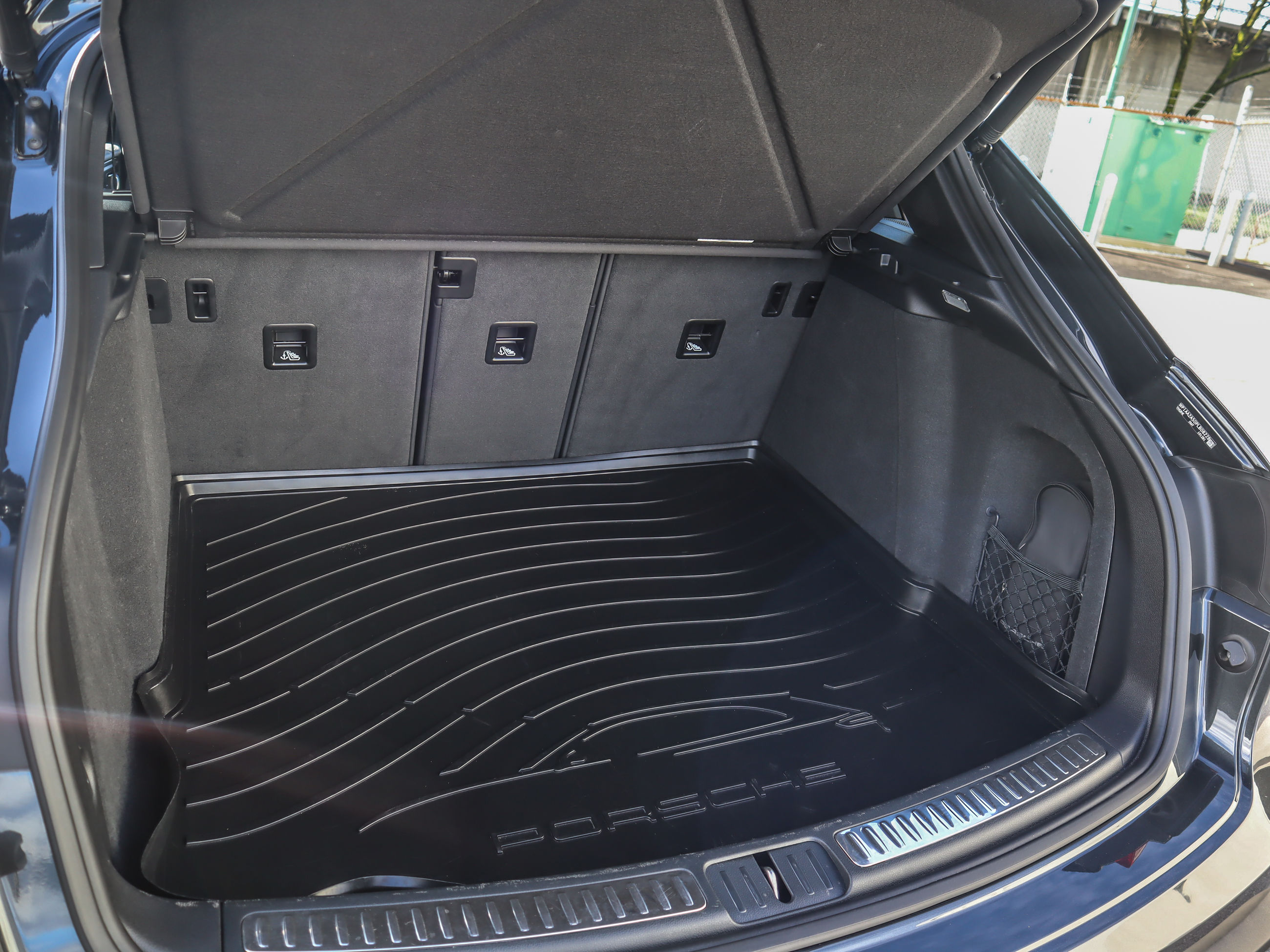 Porsche Macan  2023 à Vancouver, Colombie-Britannique