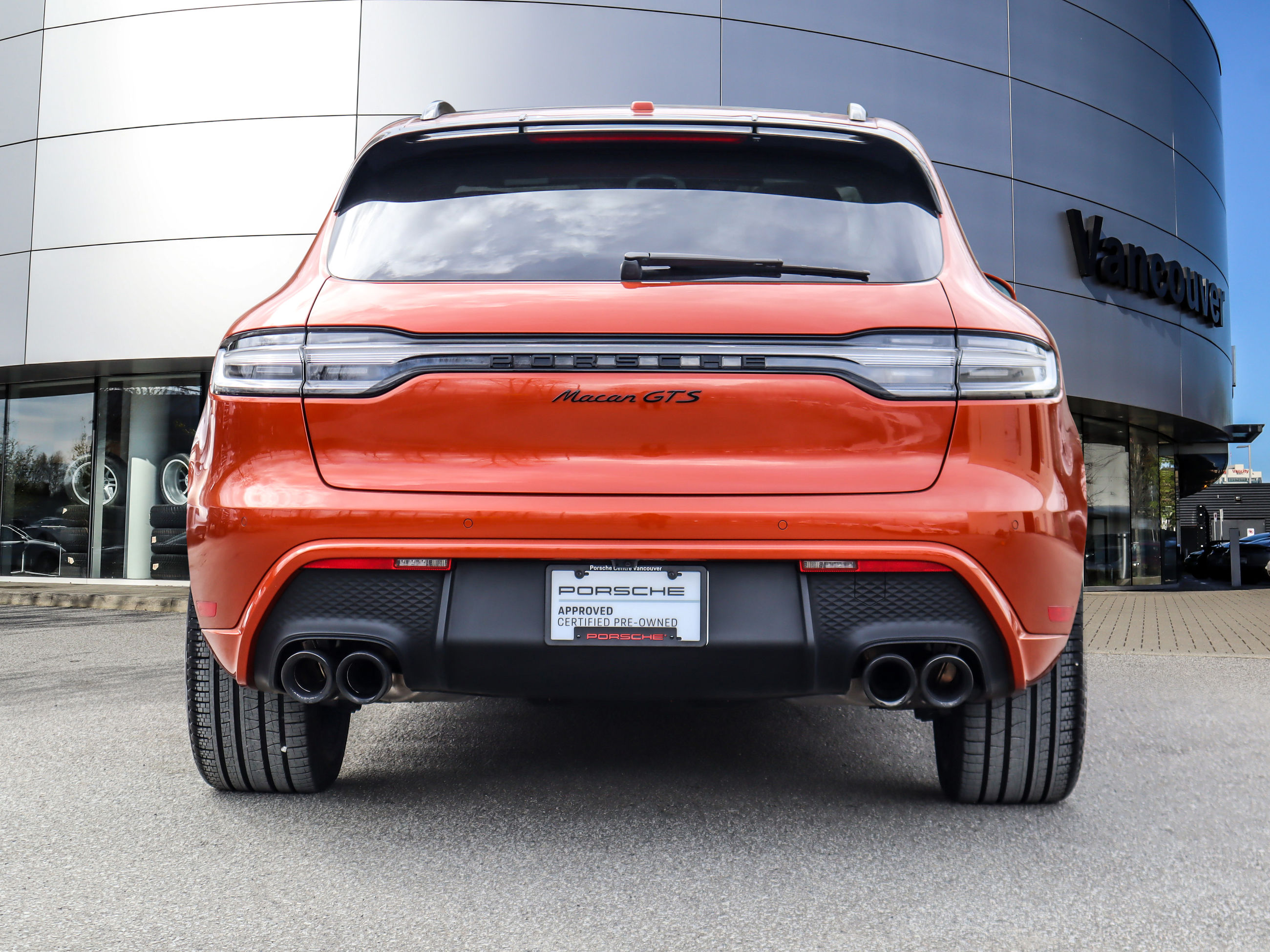 Porsche Macan  2023 à Vancouver, Colombie-Britannique