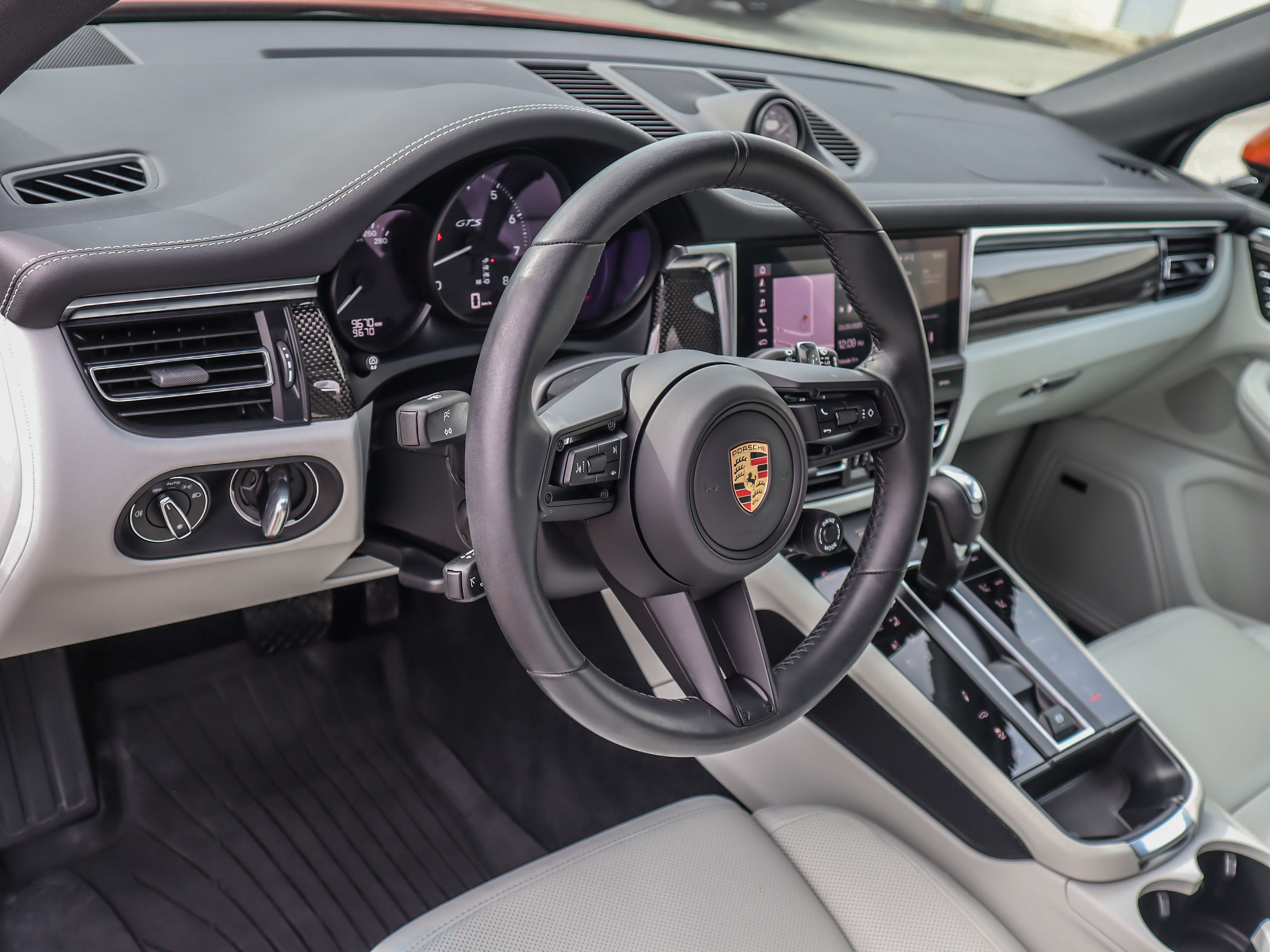 Porsche Macan  2023 à Vancouver, Colombie-Britannique