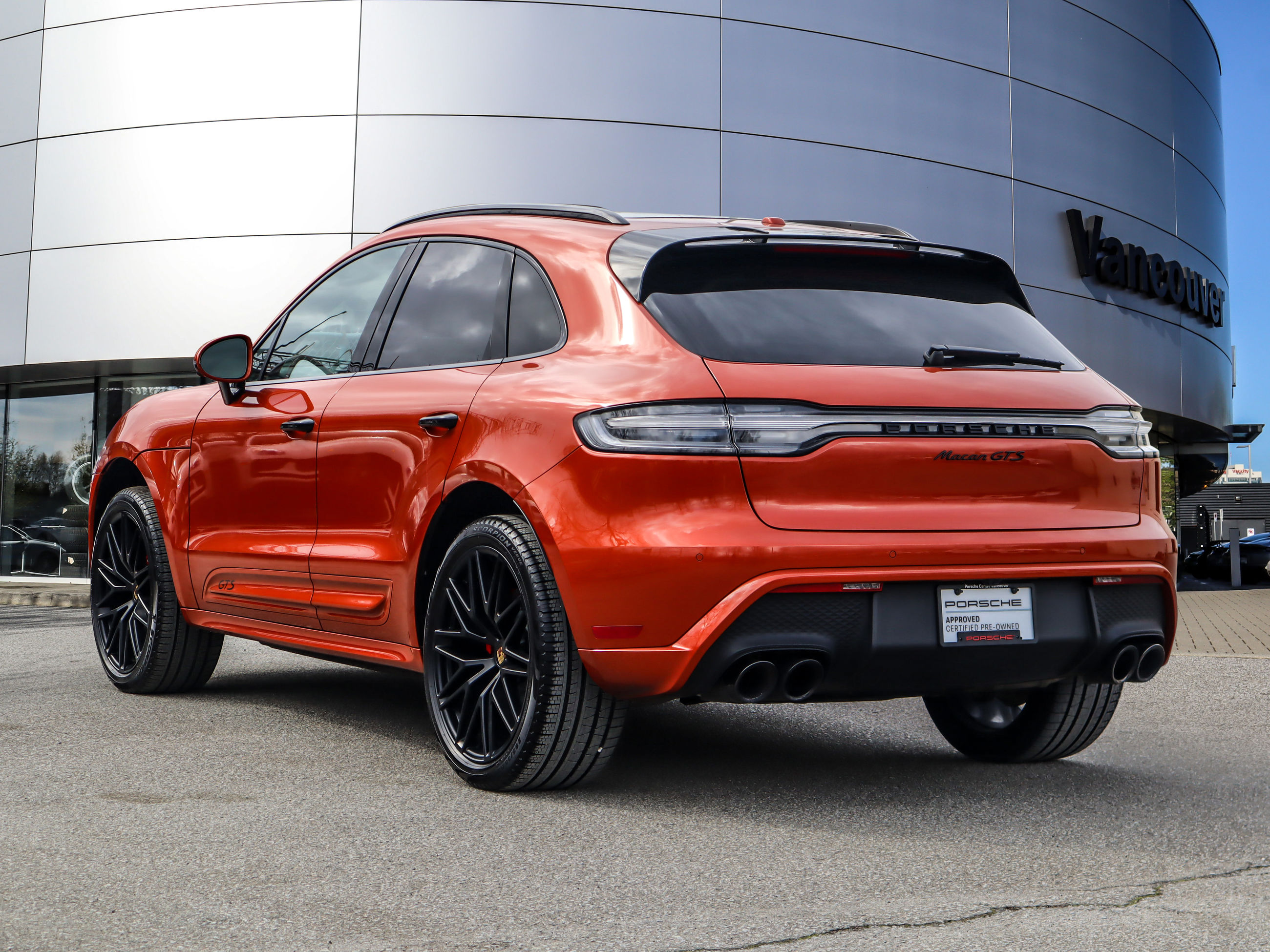Porsche Macan  2023 à Vancouver, Colombie-Britannique