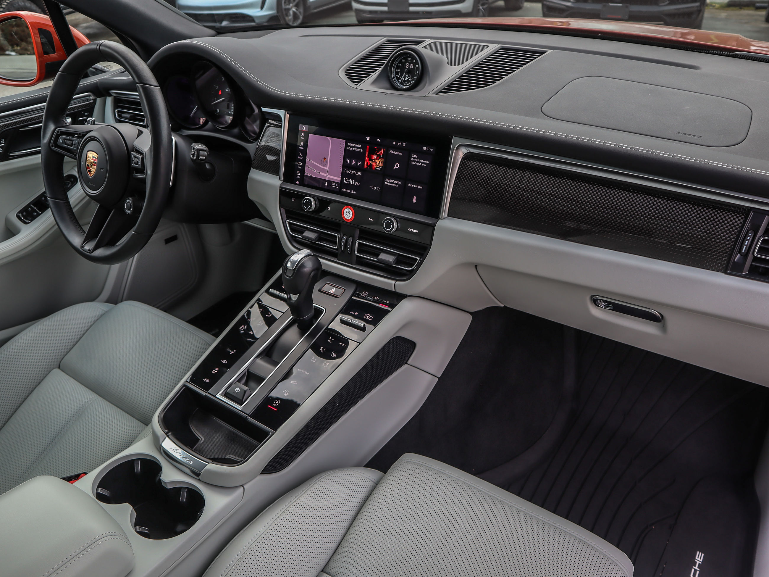 Porsche Macan  2023 à Vancouver, Colombie-Britannique