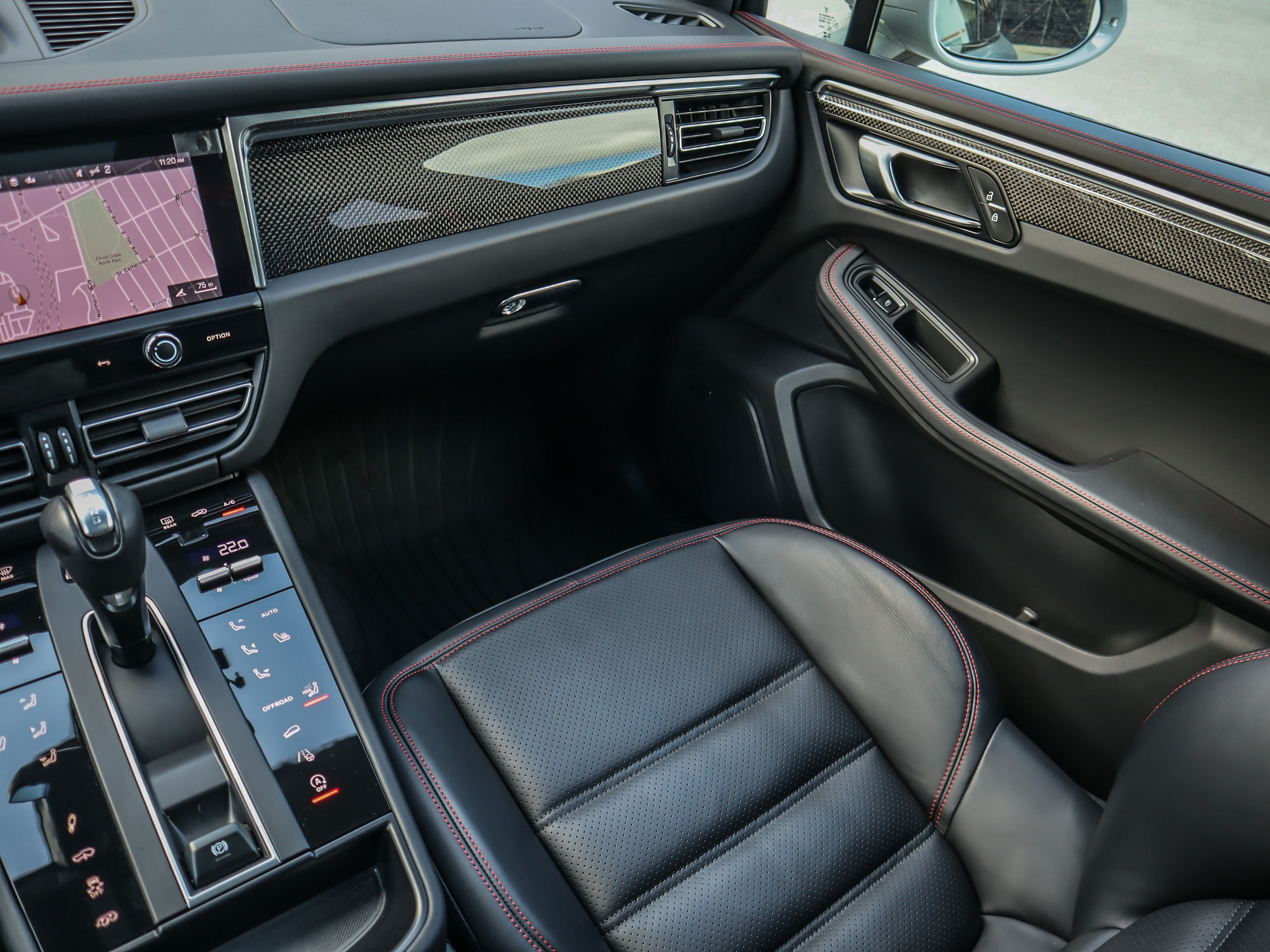 2023 Porsche Macan in Vancouver, British Columbia