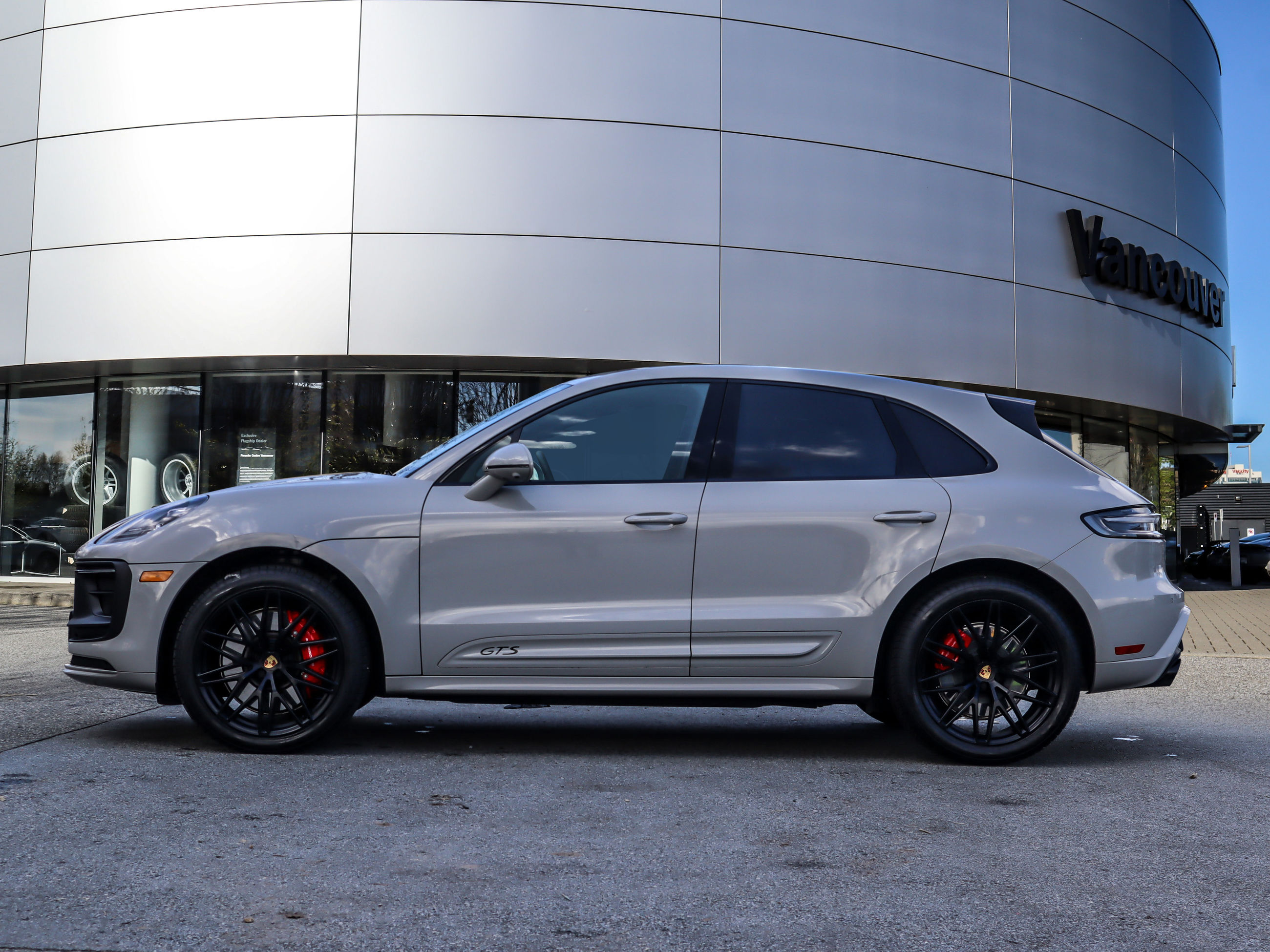2023 Porsche Macan in Vancouver, British Columbia