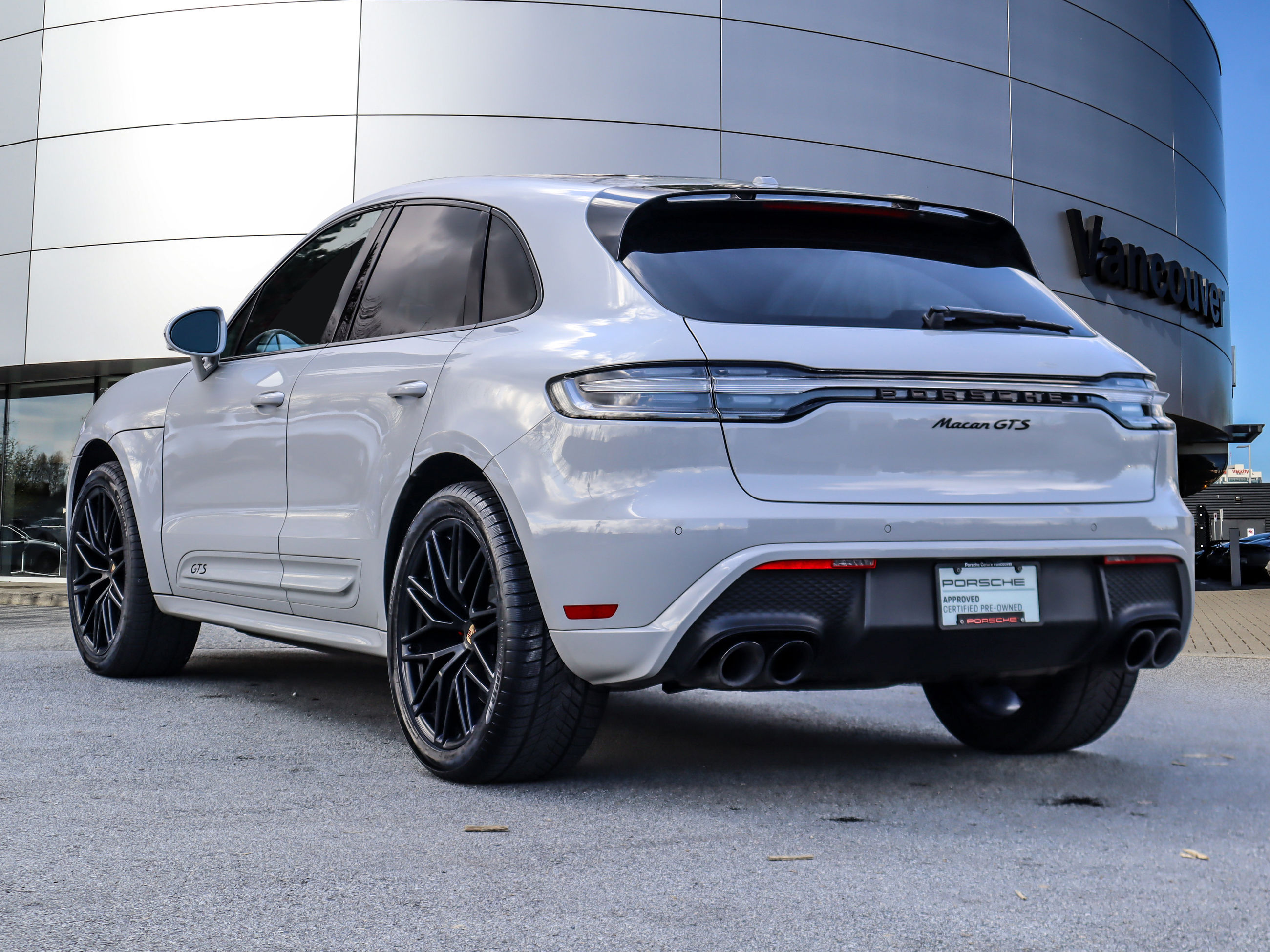 2023 Porsche Macan in Vancouver, British Columbia