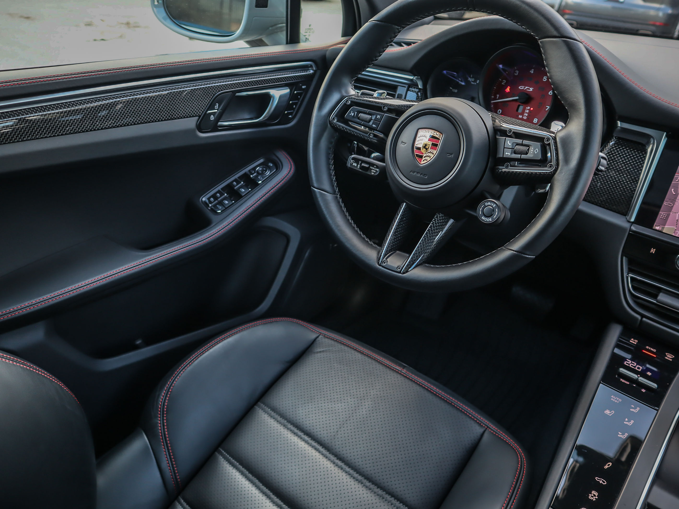 2023 Porsche Macan in Vancouver, British Columbia