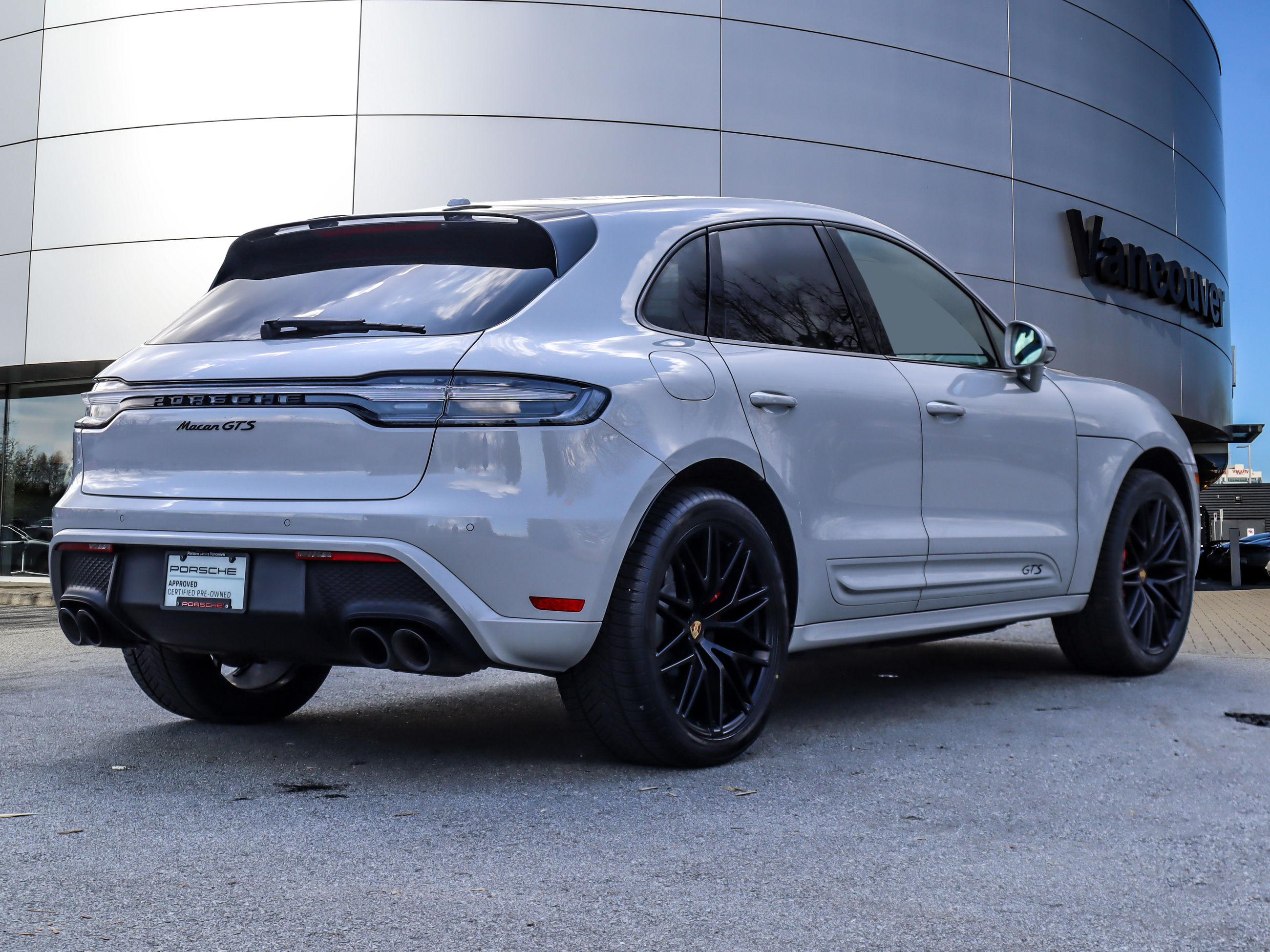 2023 Porsche Macan in Vancouver, British Columbia