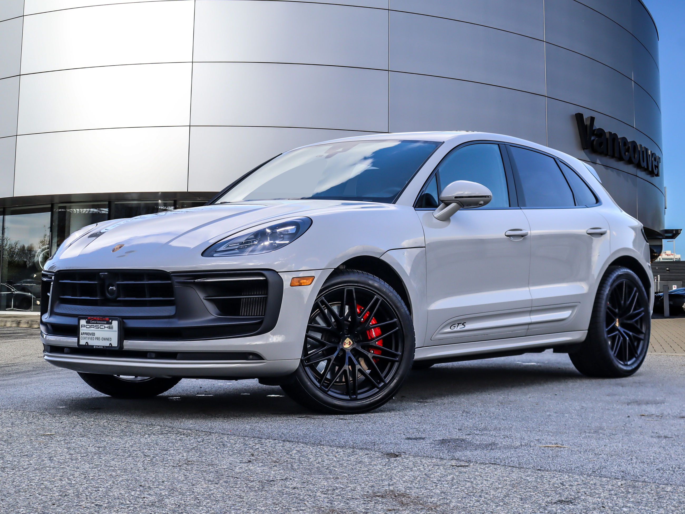 2023 Porsche Macan in Vancouver, British Columbia