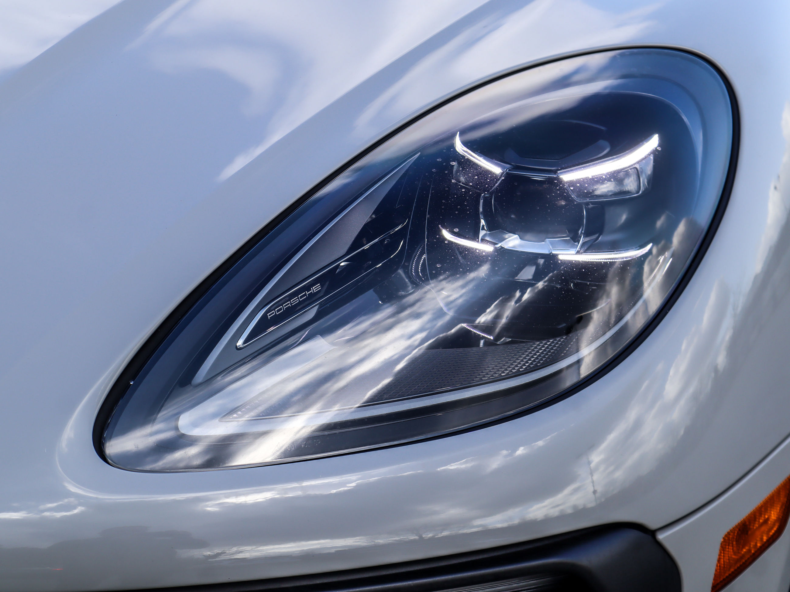 2023 Porsche Macan in Vancouver, British Columbia